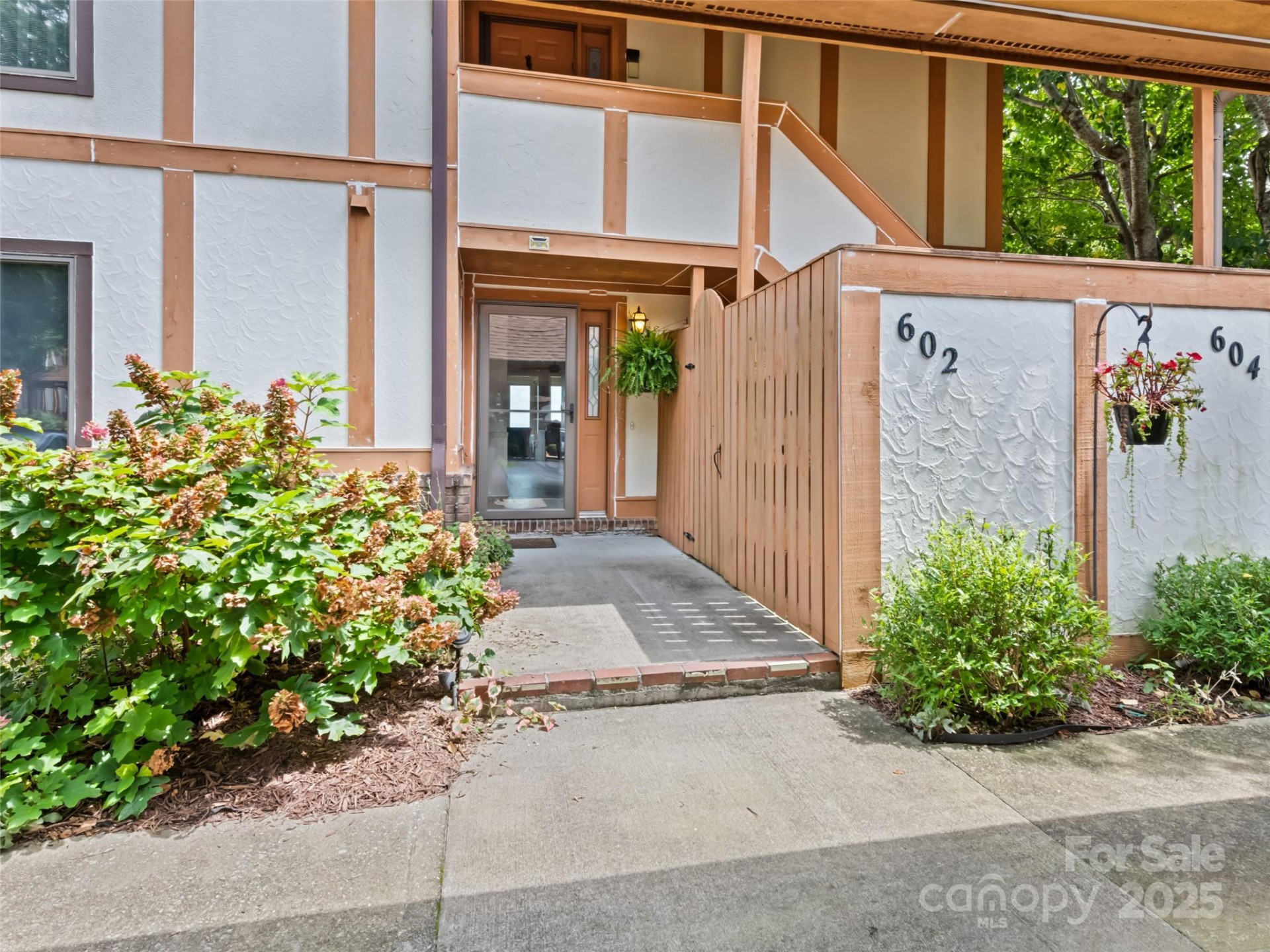 602 Fleetwood Plaza - Photo 6