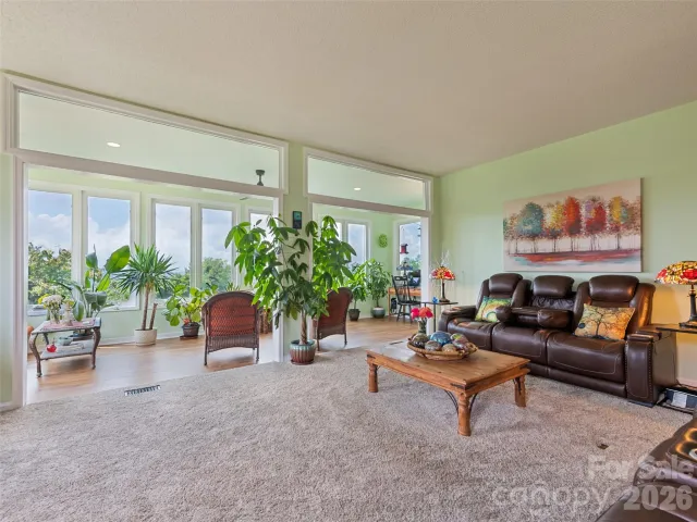 1401 Fleetwood Plaza