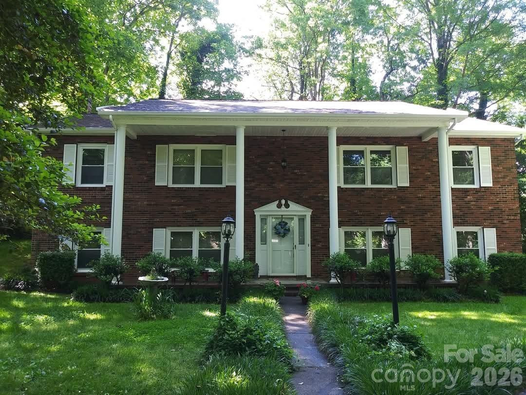 3065 Woodstream Drive