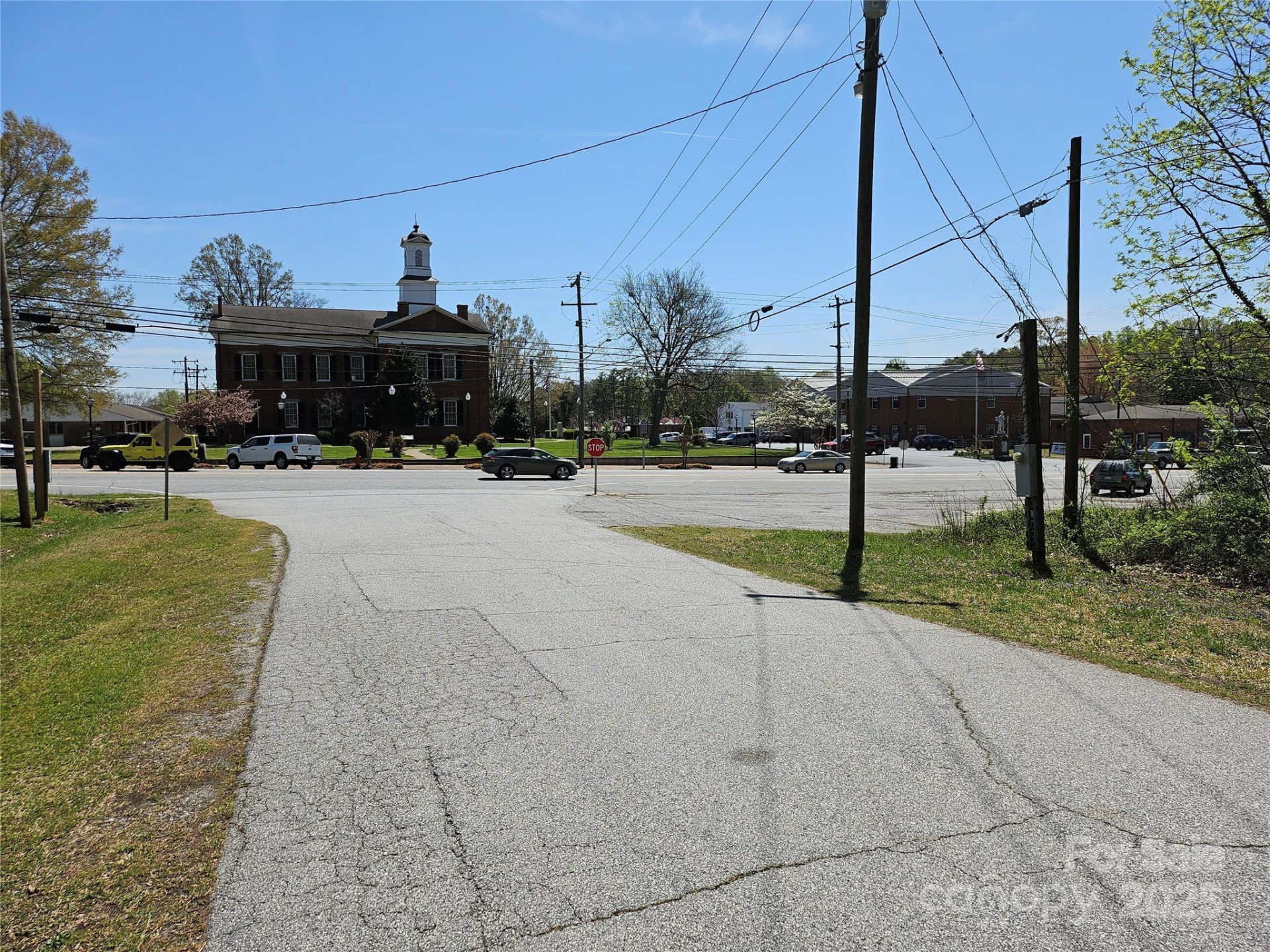 000 Mills Street - Photo 2