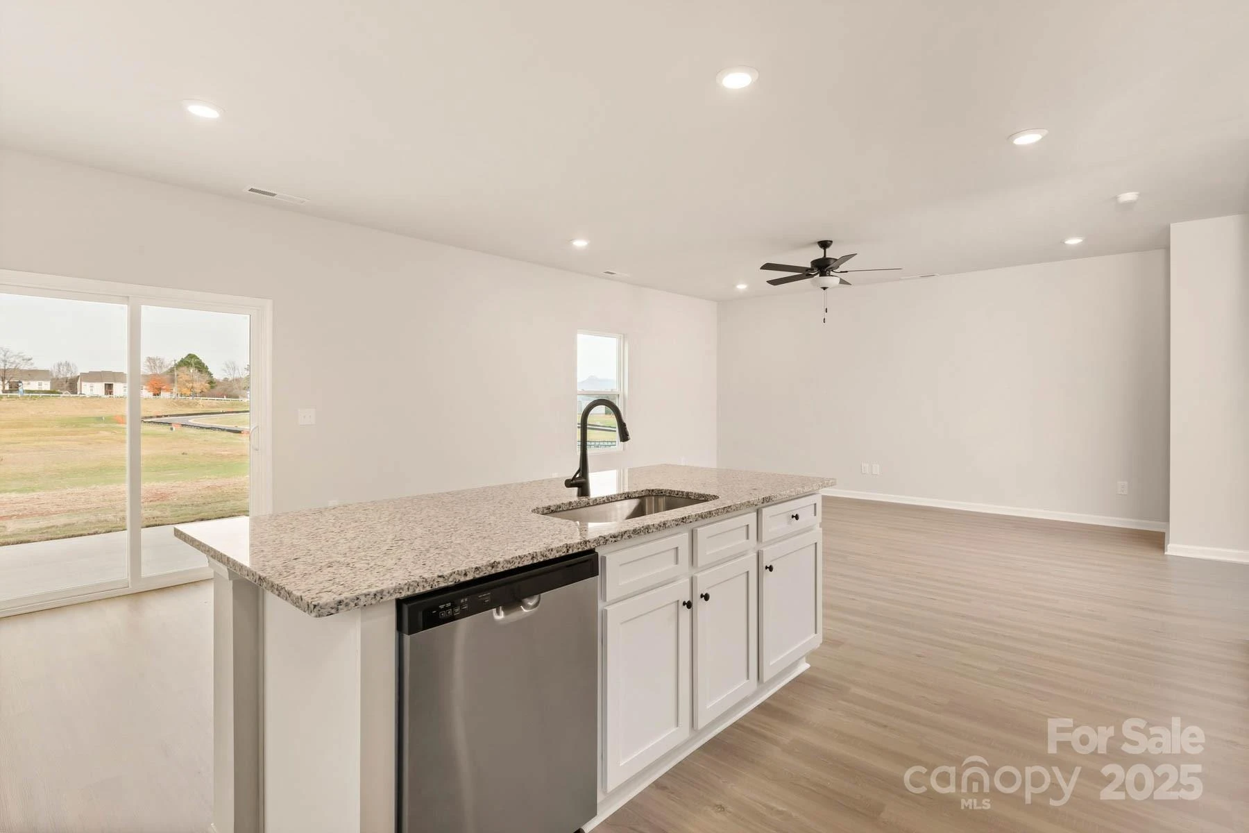 1058 Jonestown Road - Photo 2