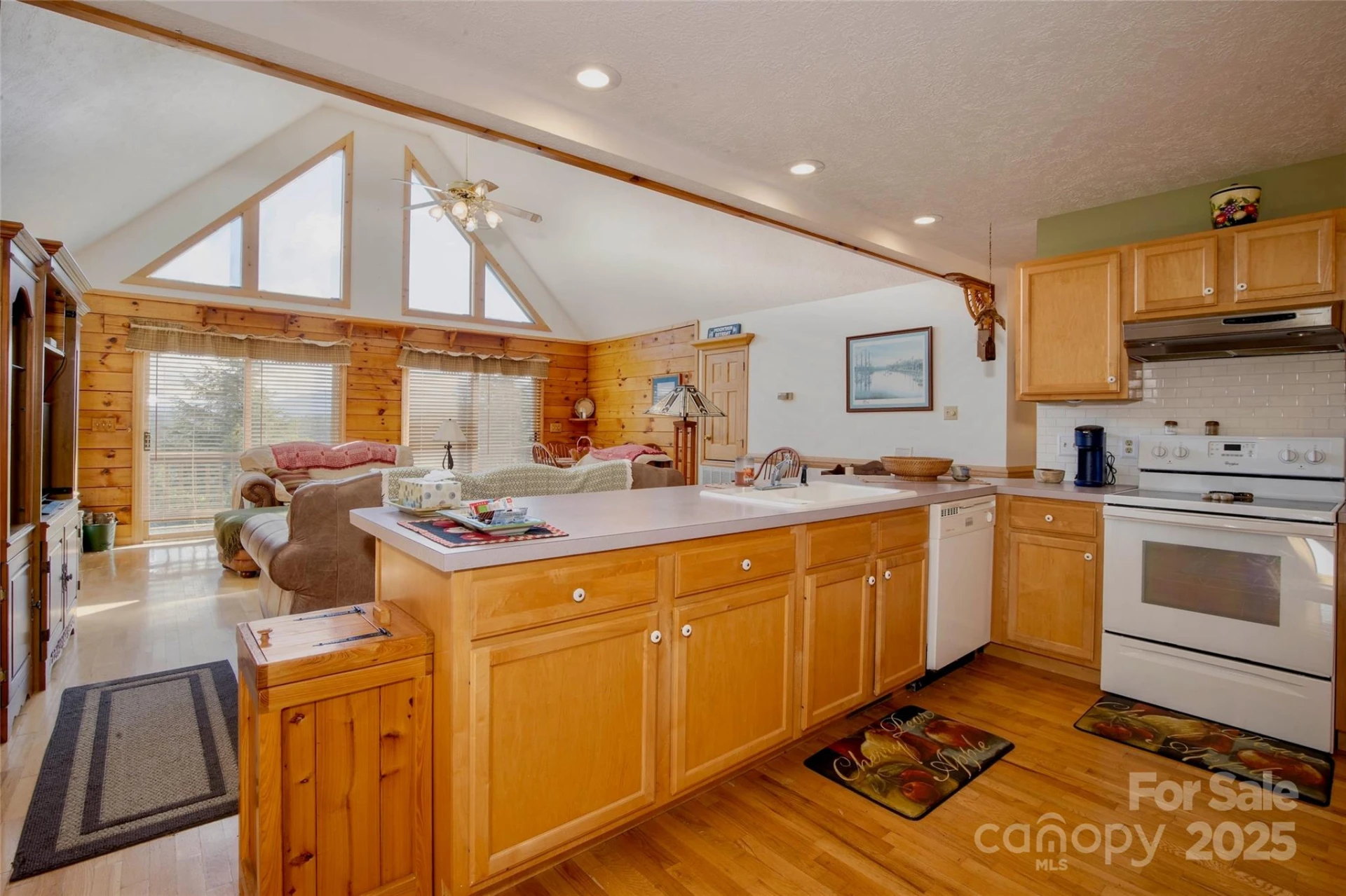 807 Pine Tree Road - Photo 14