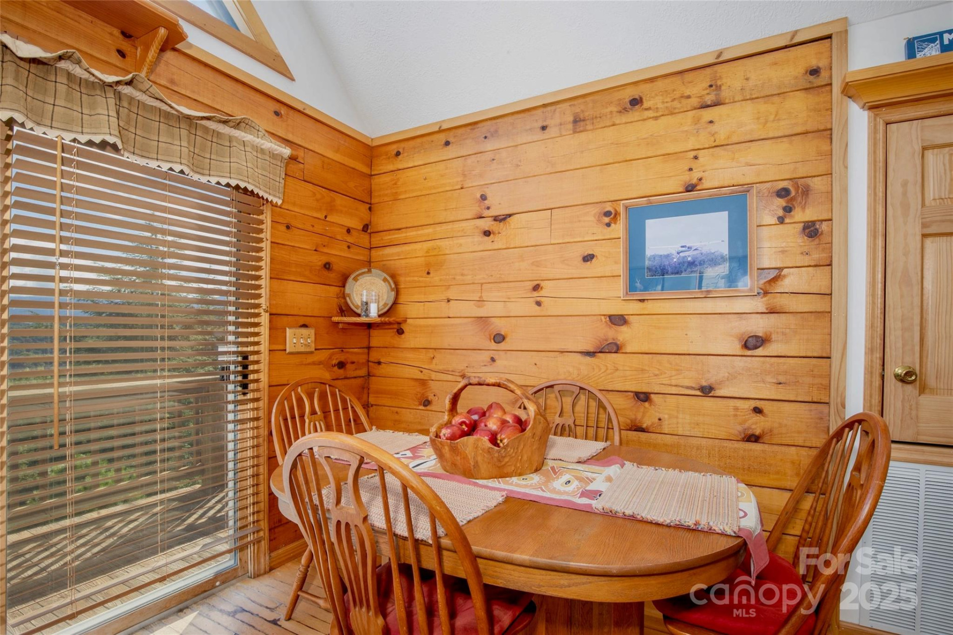 807 Pine Tree Road - Photo 16