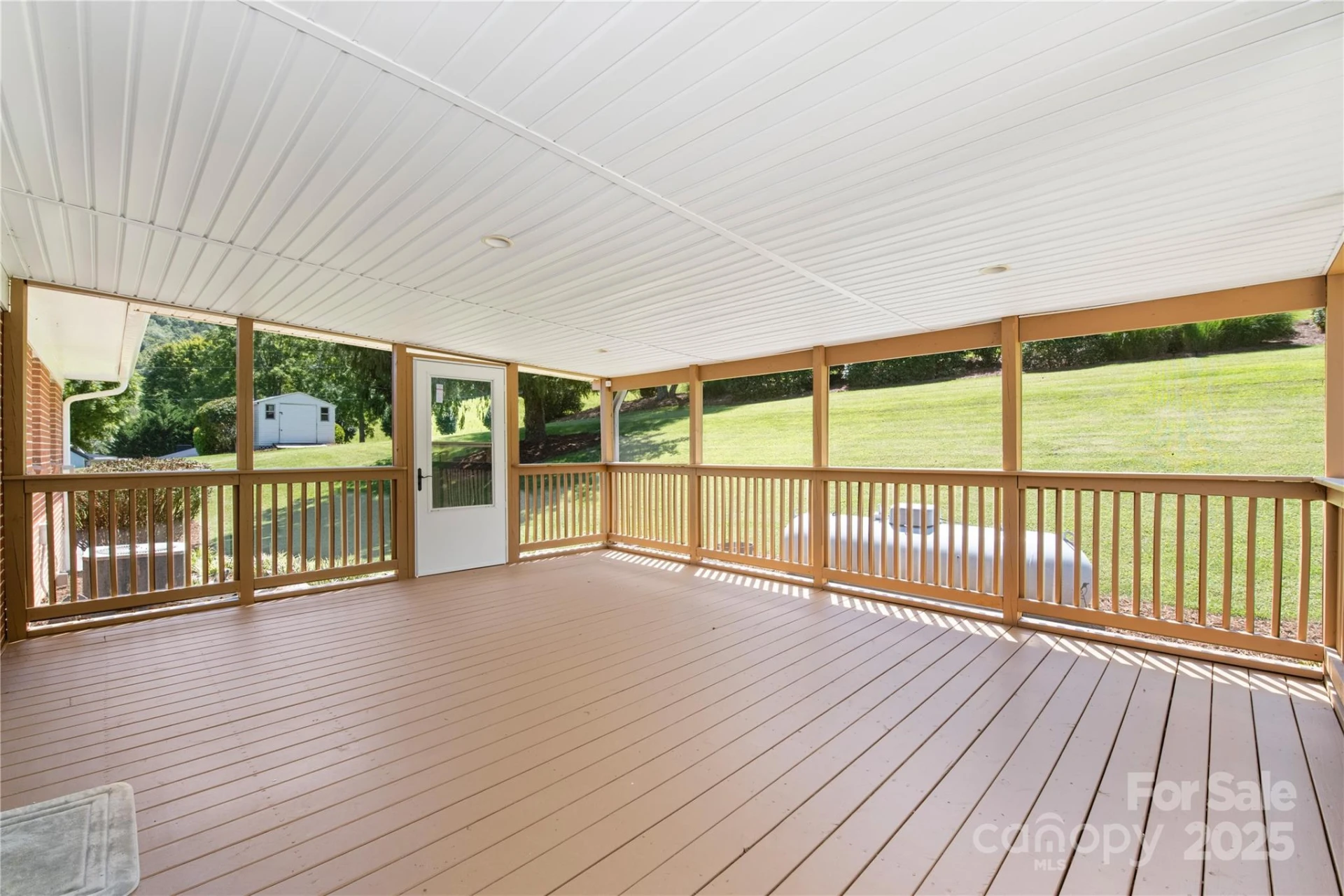 111 Curtis Creek Road - Photo 24