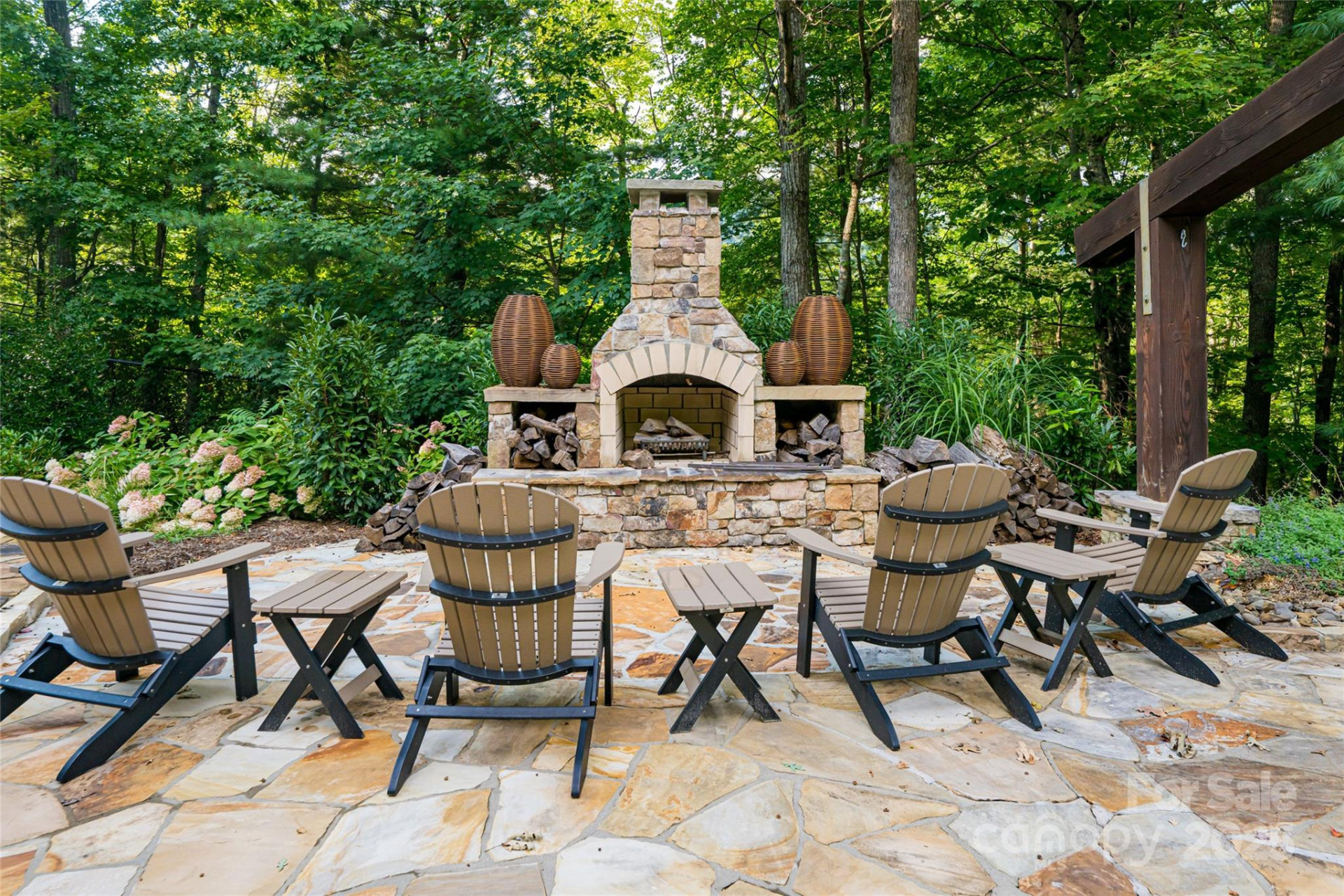 413 Barrington Drive - Photo 4