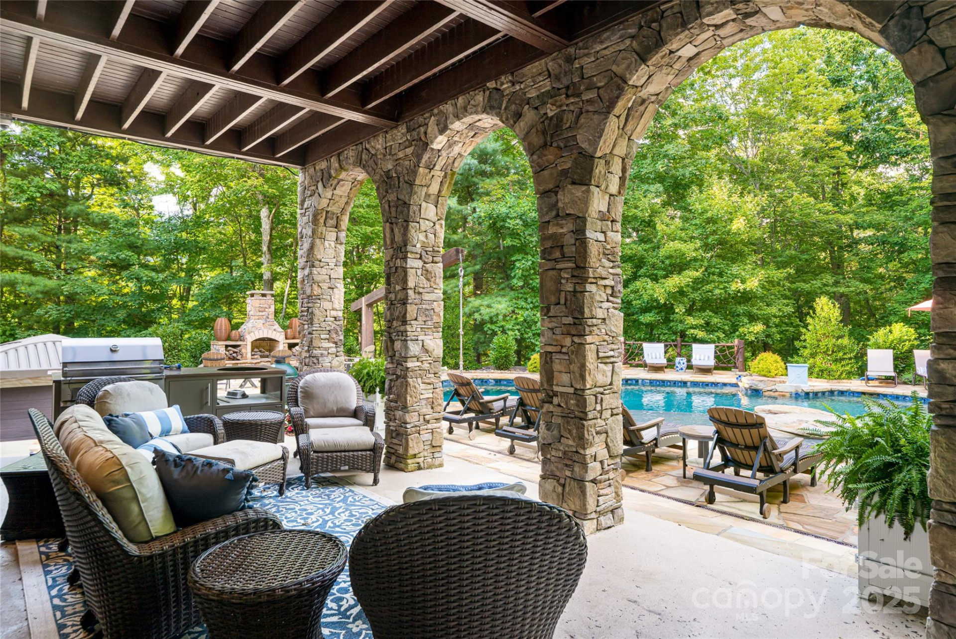 413 Barrington Drive - Photo 44