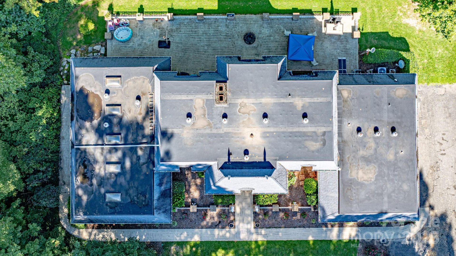 390 Forest Heights Drive - Photo 3