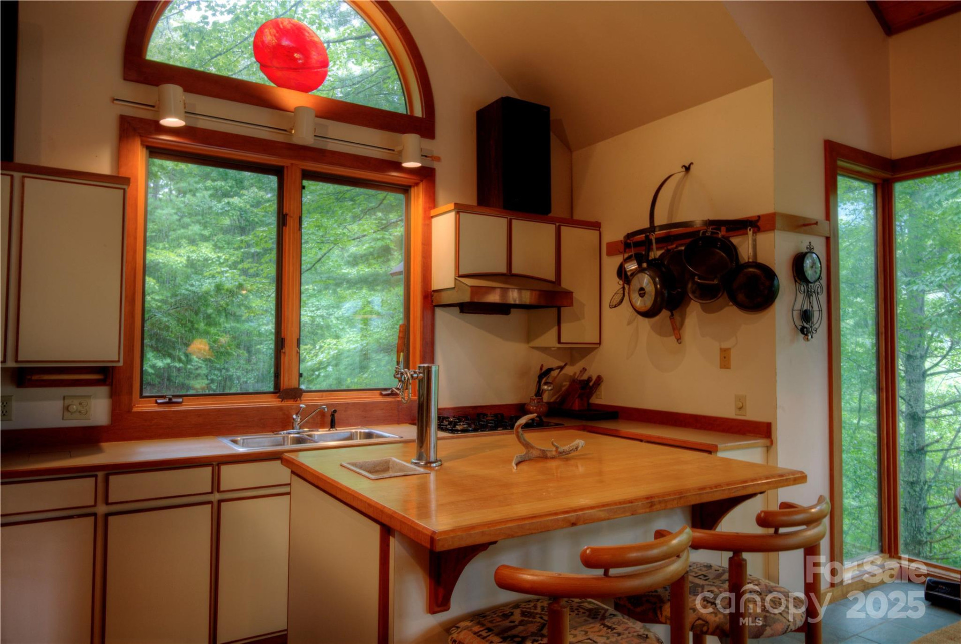 565 Silver Ridge Road - Photo 16