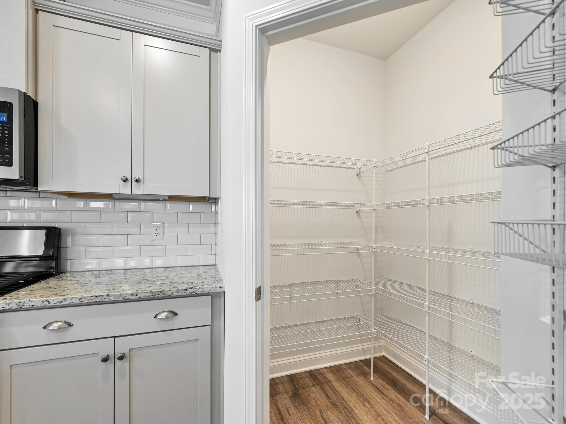 527 Summerfield Place - Photo 8