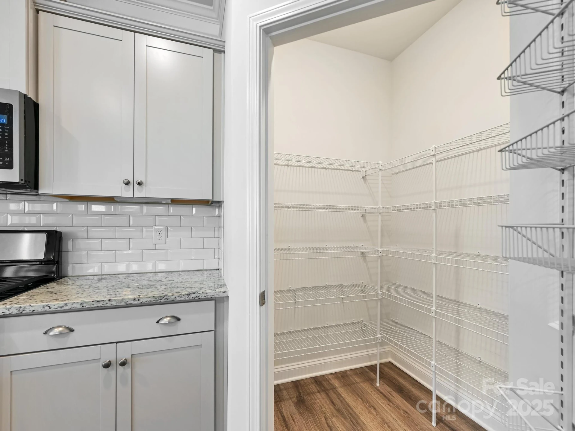 527 Summerfield Place - Photo 8