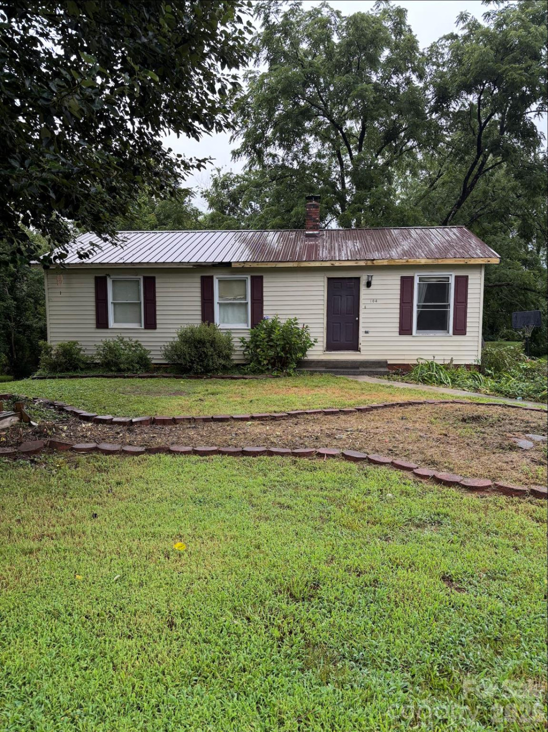 104 Whitley Road