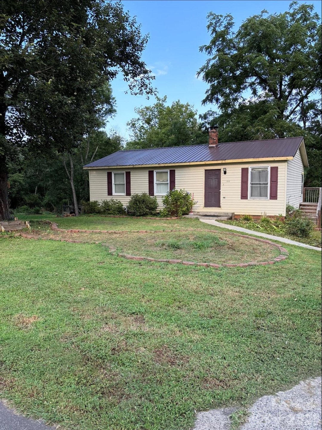 104 Whitley Road - Photo 2