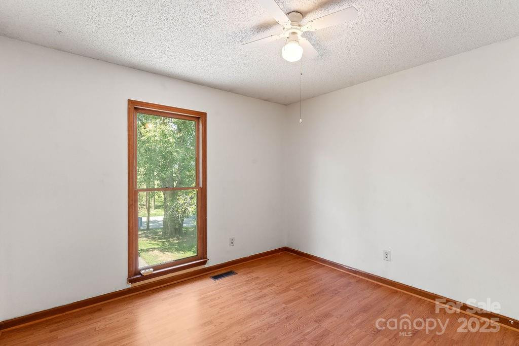 153 Elkwood Avenue - Photo 23