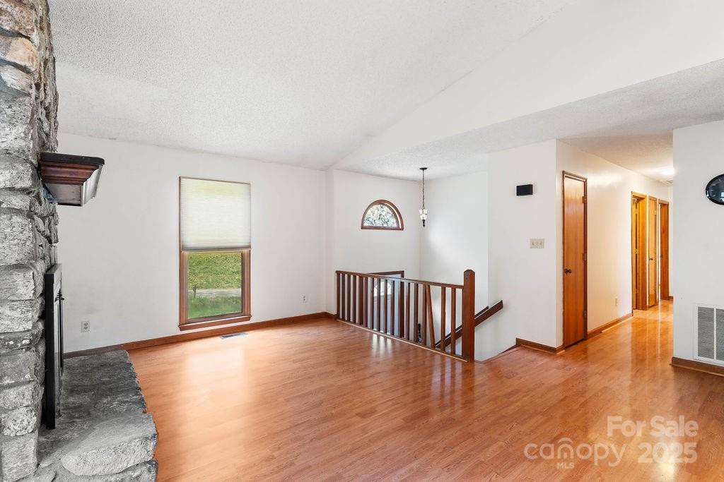 153 Elkwood Avenue - Photo 4