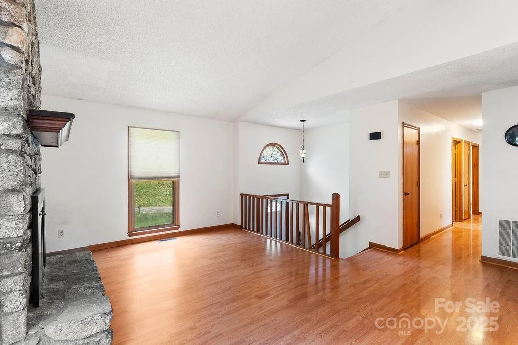 153 Elkwood Avenue - Photo 4
