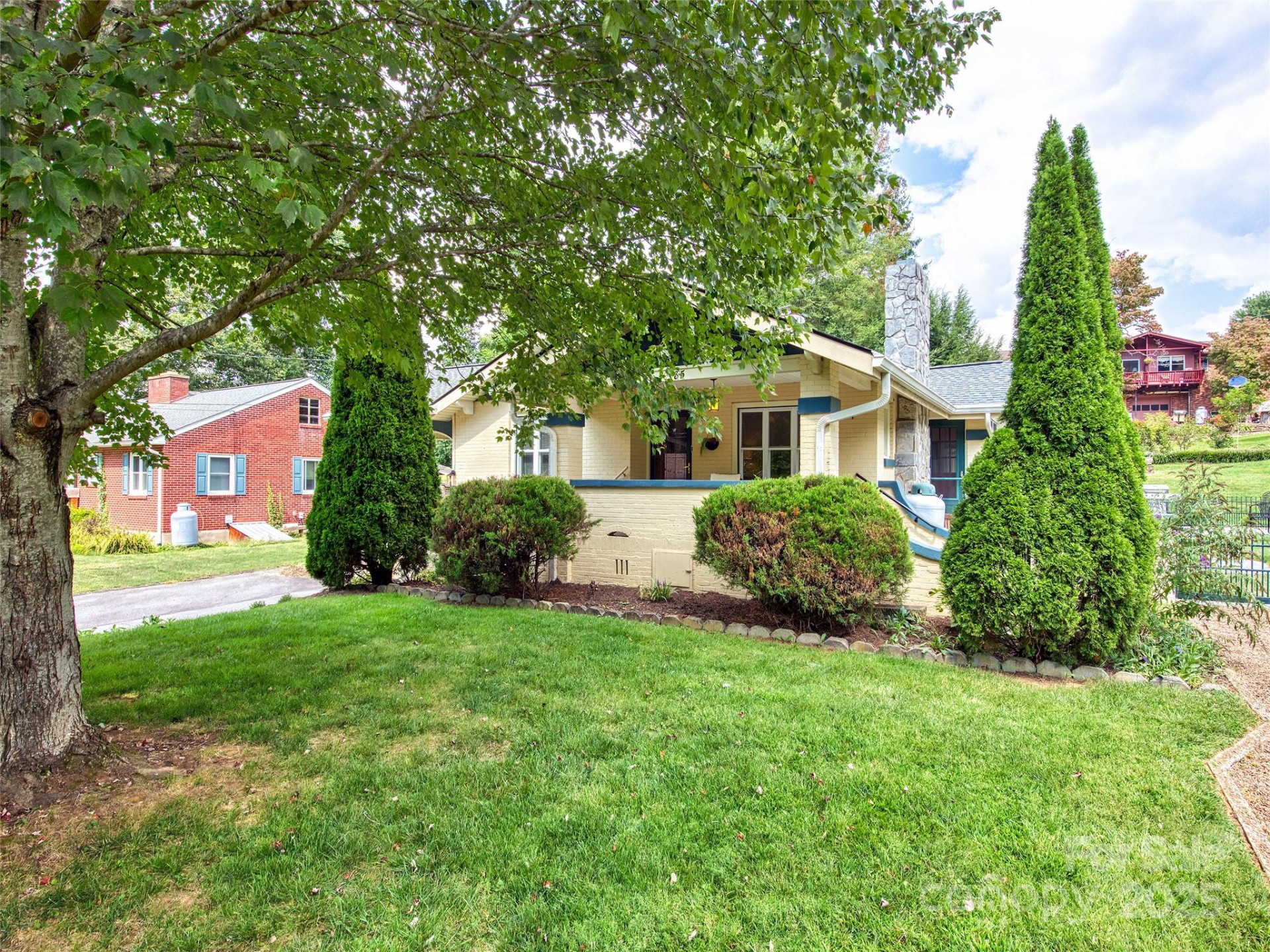 85 Marshall Street - Photo 2