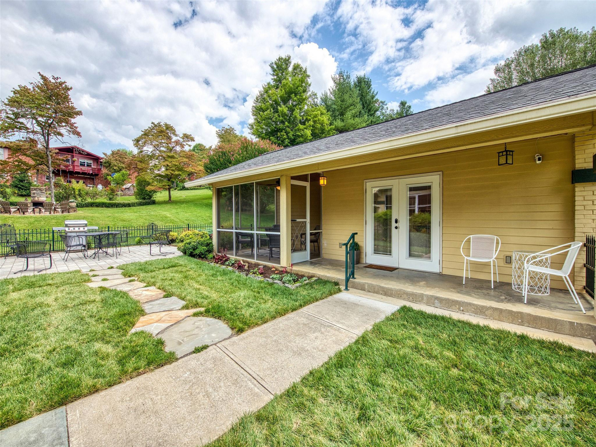 85 Marshall Street - Photo 35