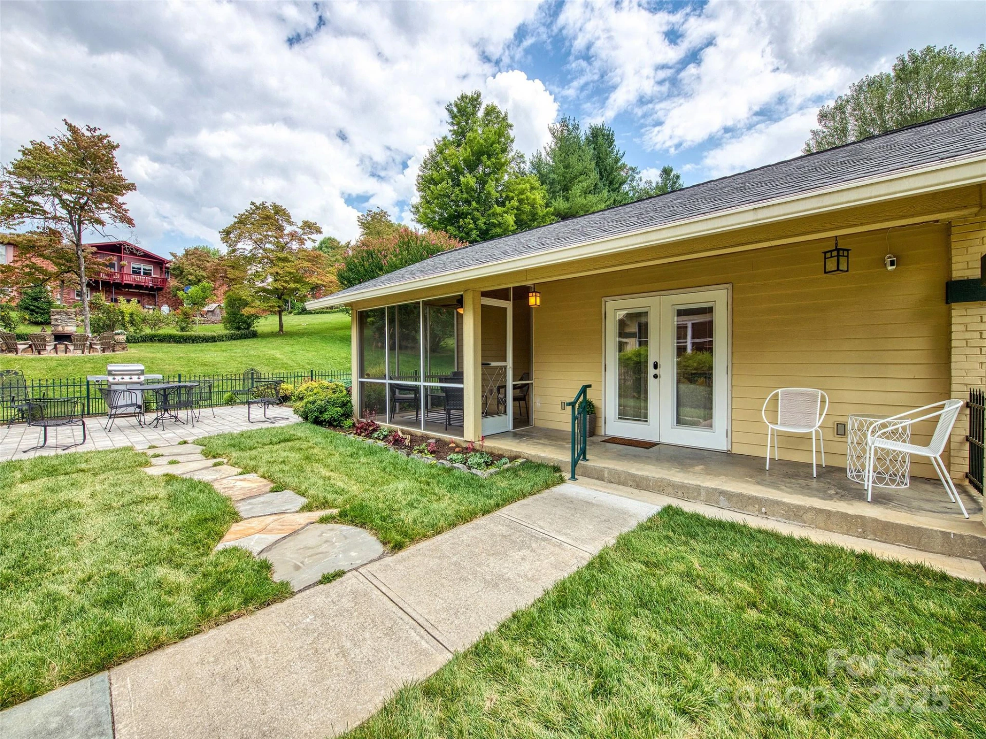 85 Marshall Street - Photo 35