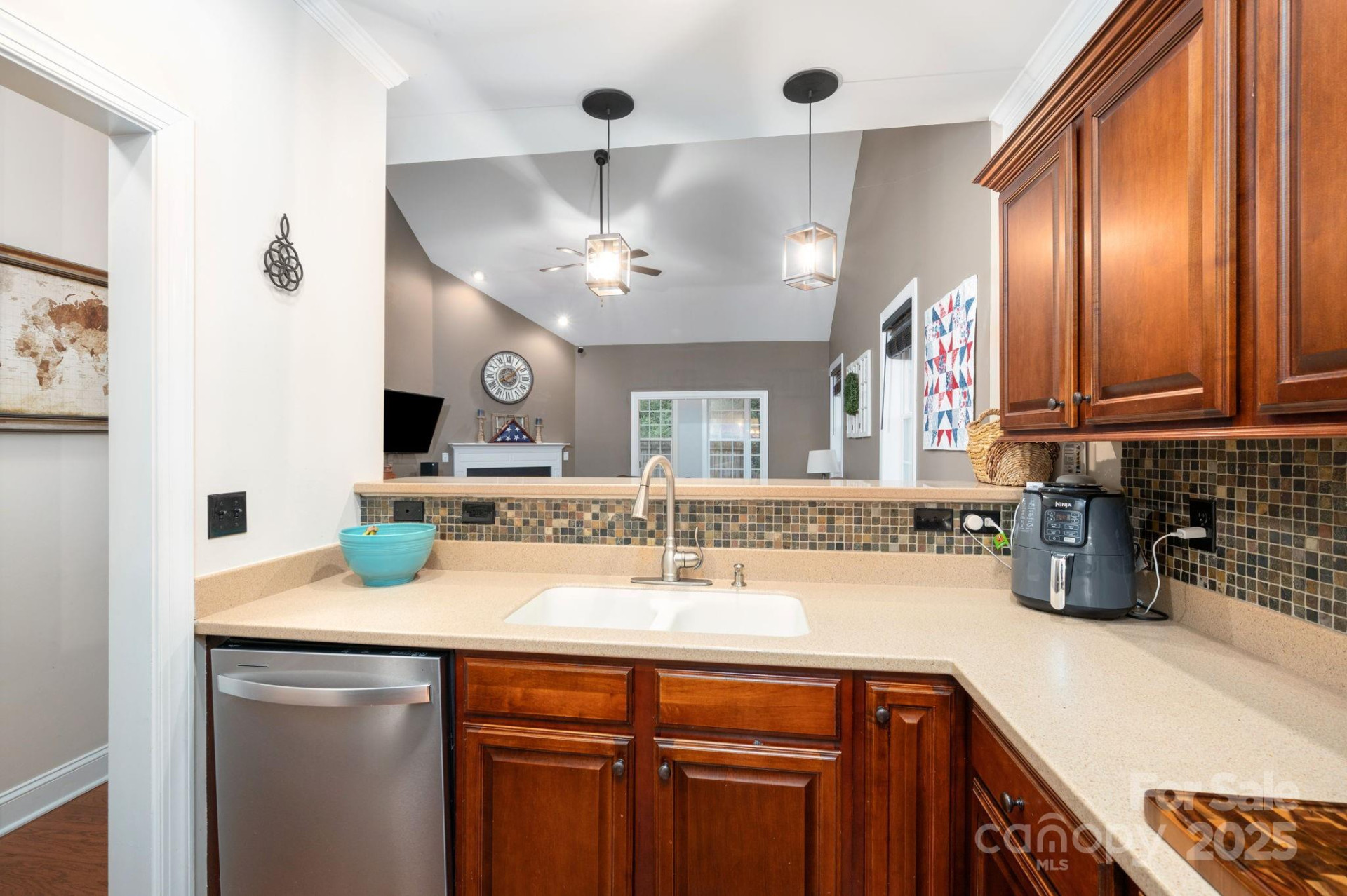 11 Dansford Lane - Photo 8