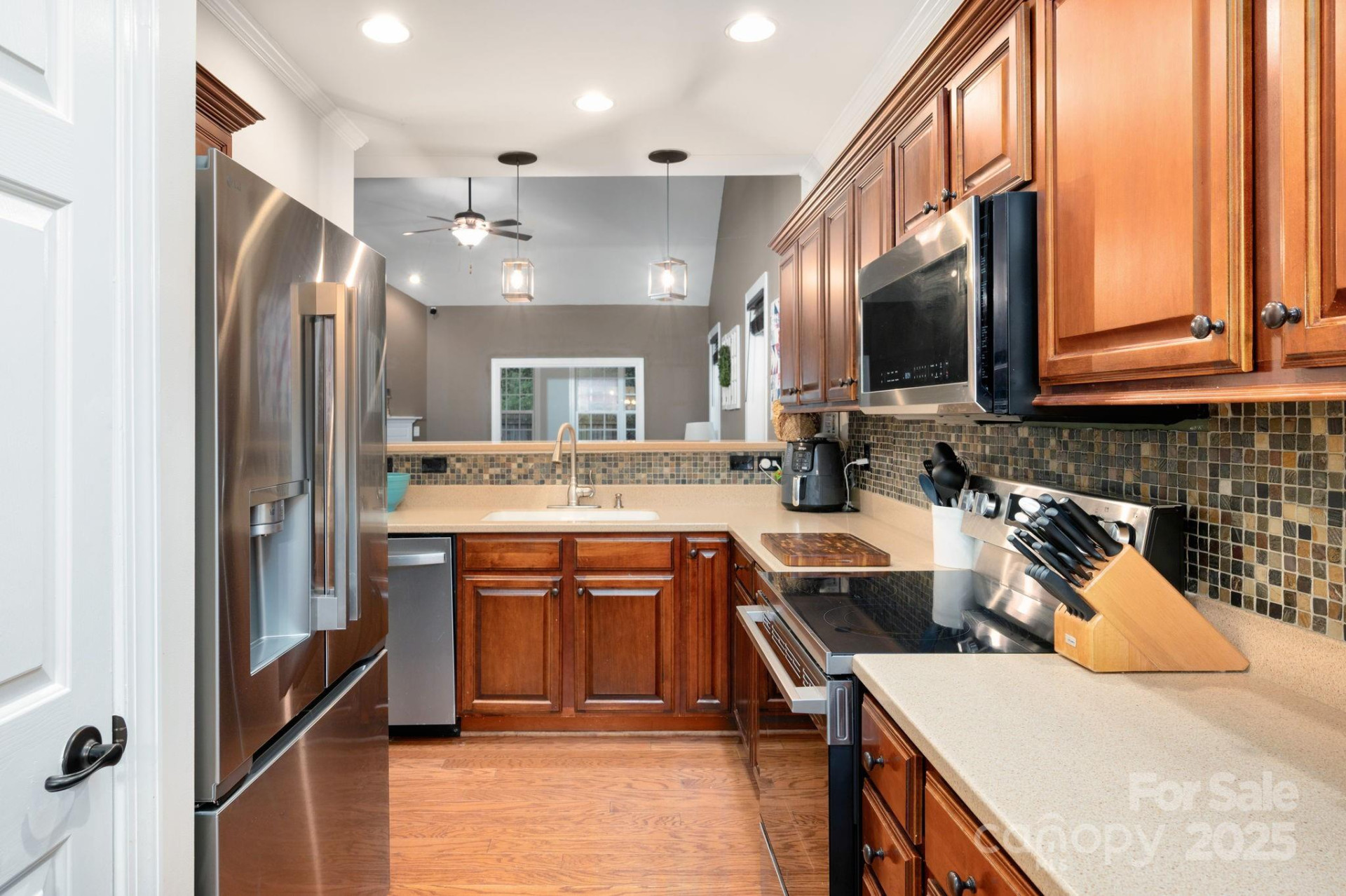 11 Dansford Lane - Photo 9