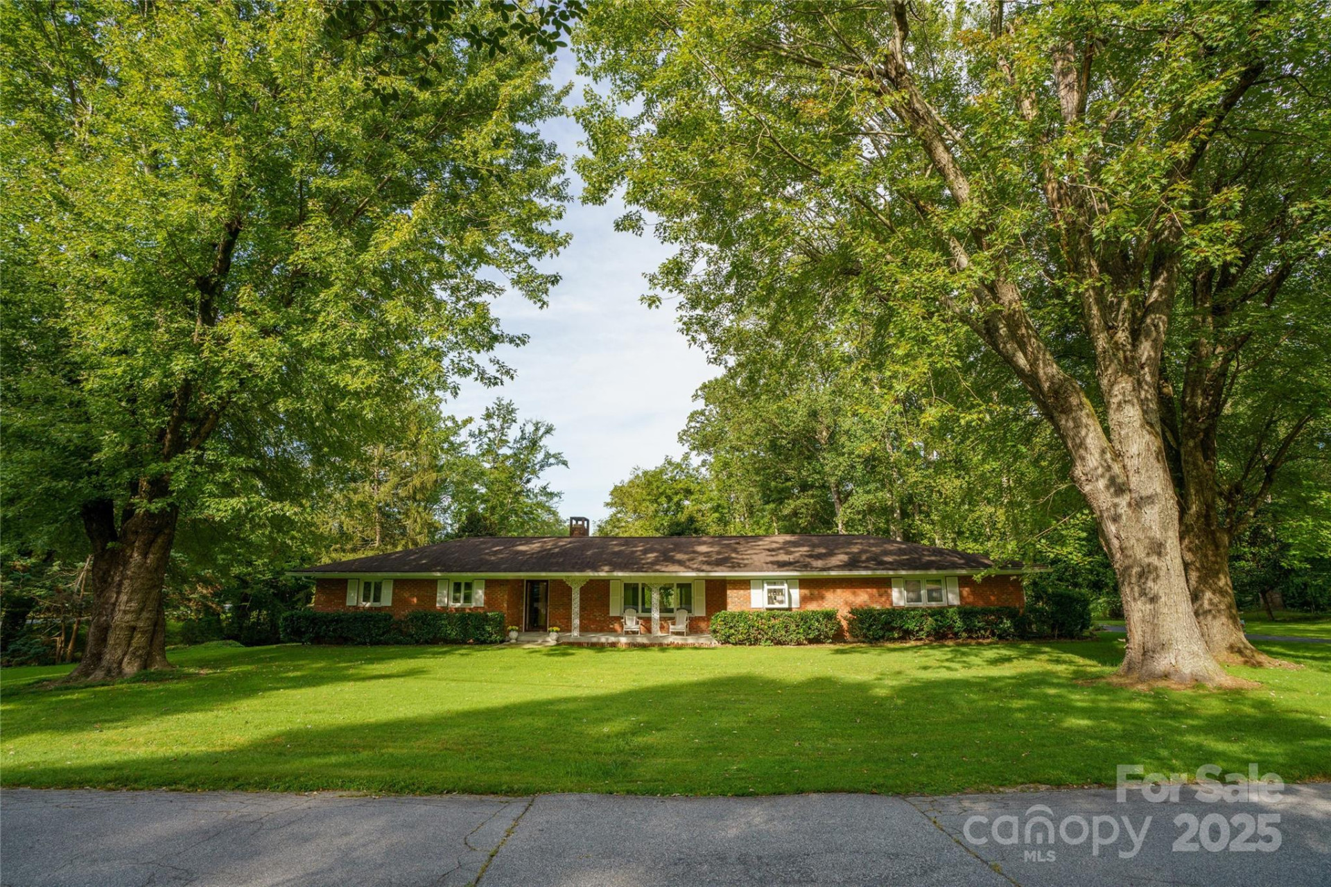 335 Lake Circle Drive