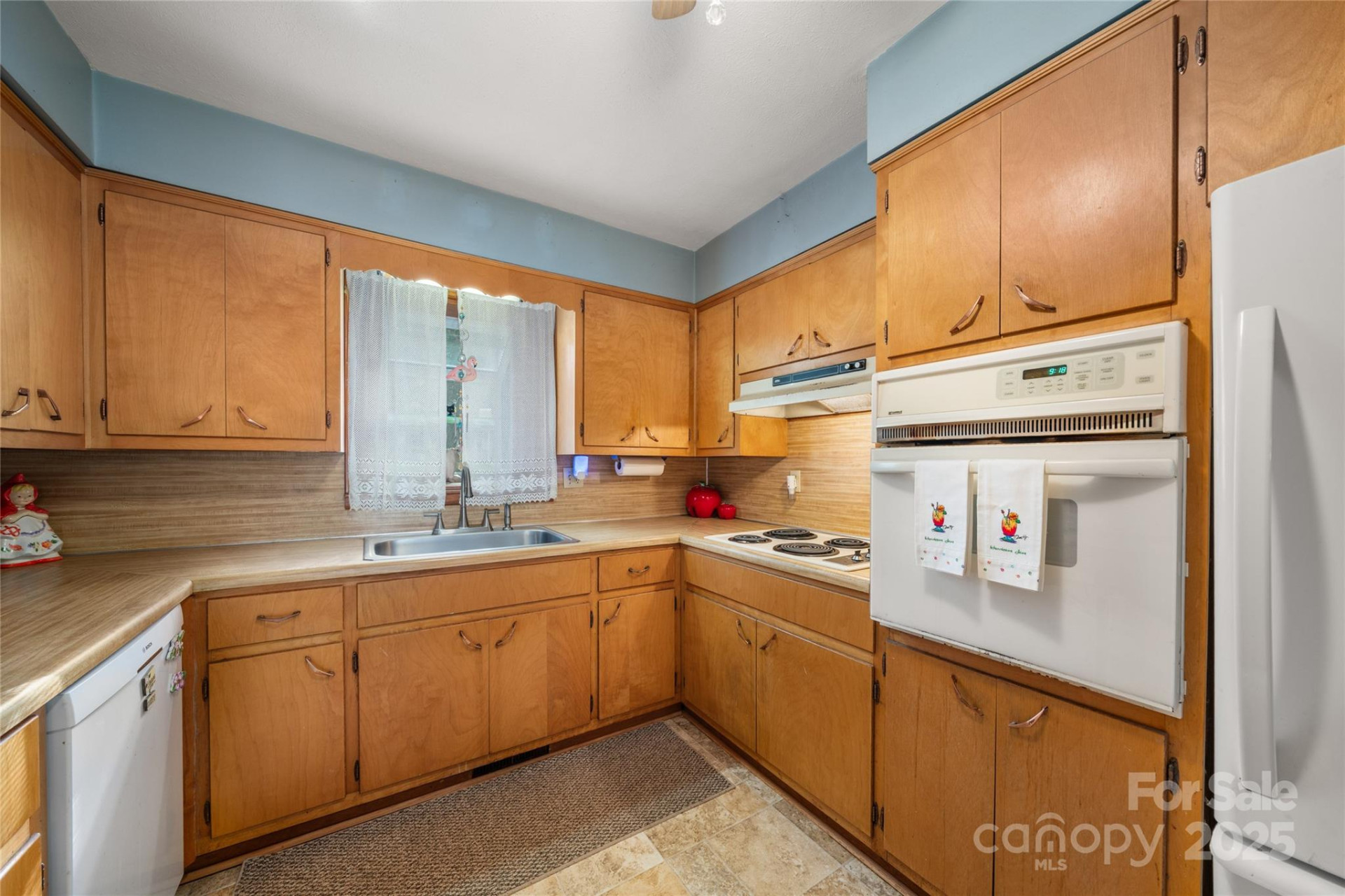 335 Lake Circle Drive - Photo 11