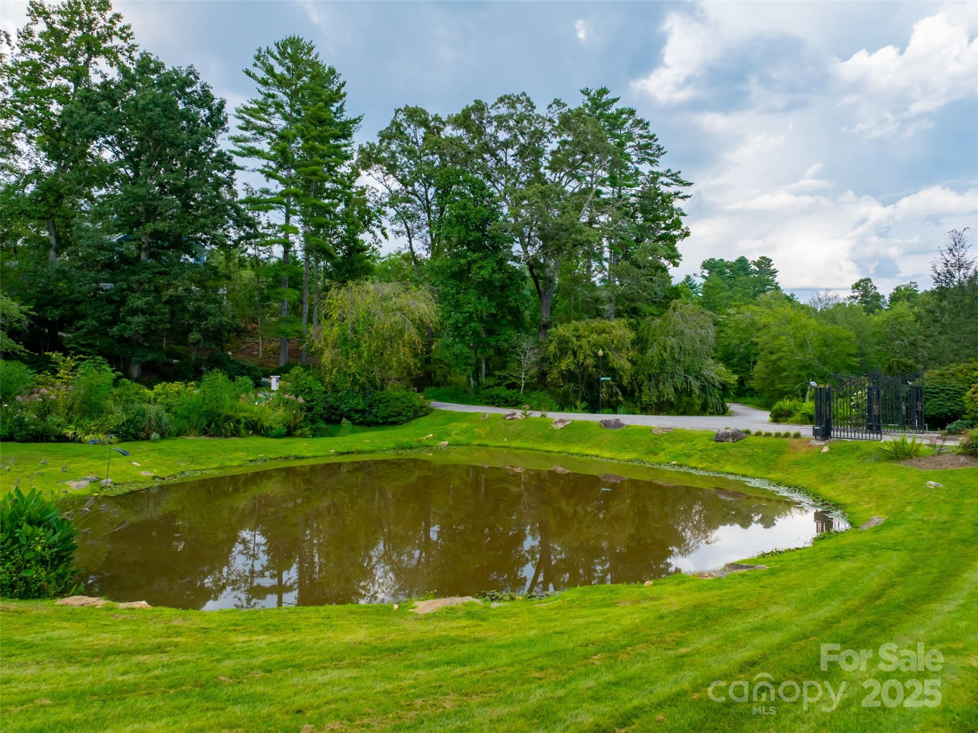 407 Melnick Terrace - Photo 16