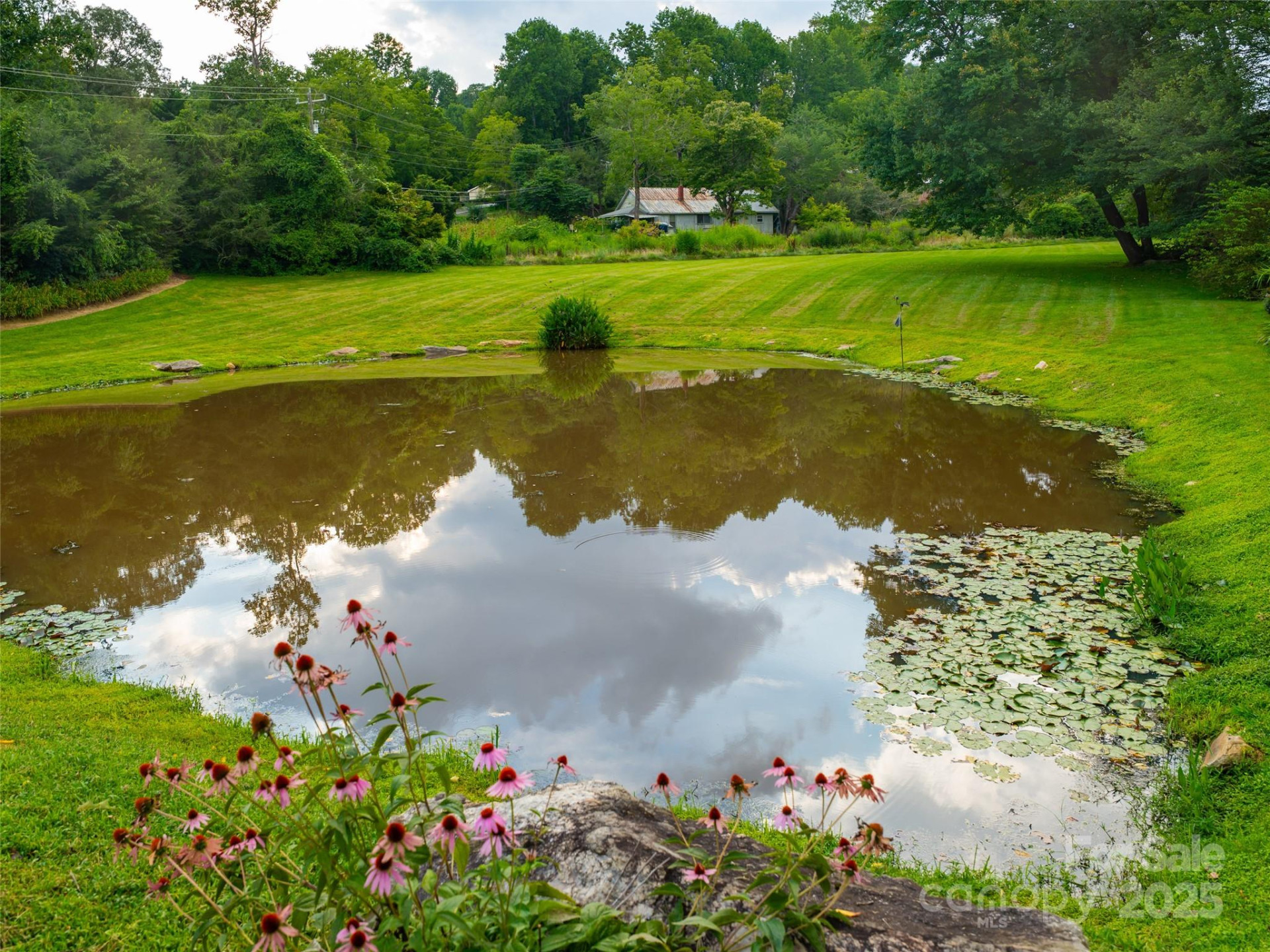 407 Melnick Terrace - Photo 17