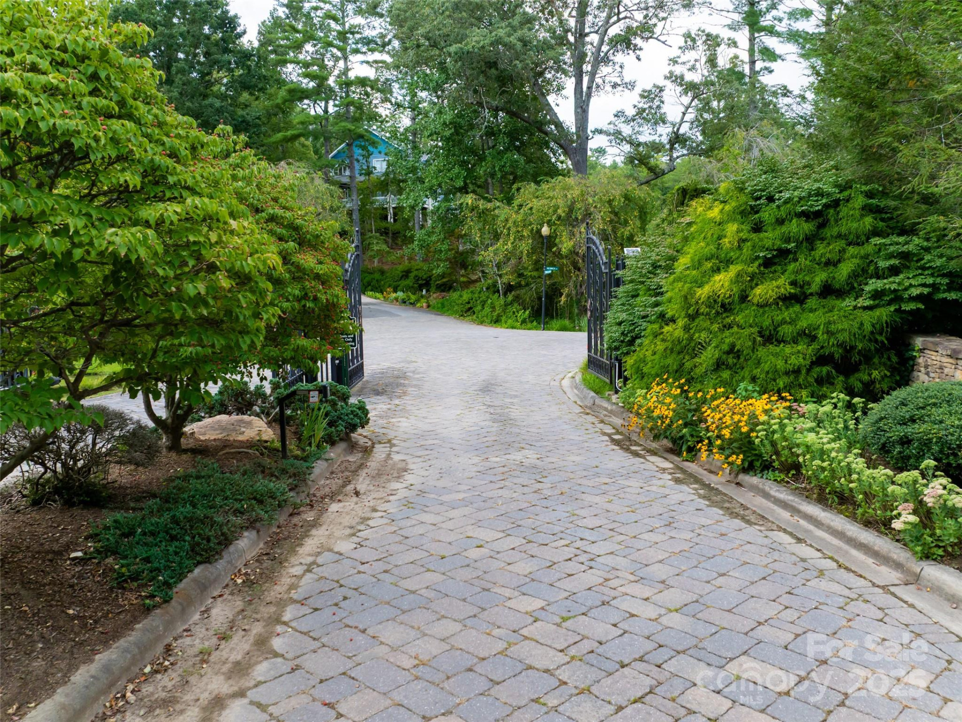 407 Melnick Terrace - Photo 19