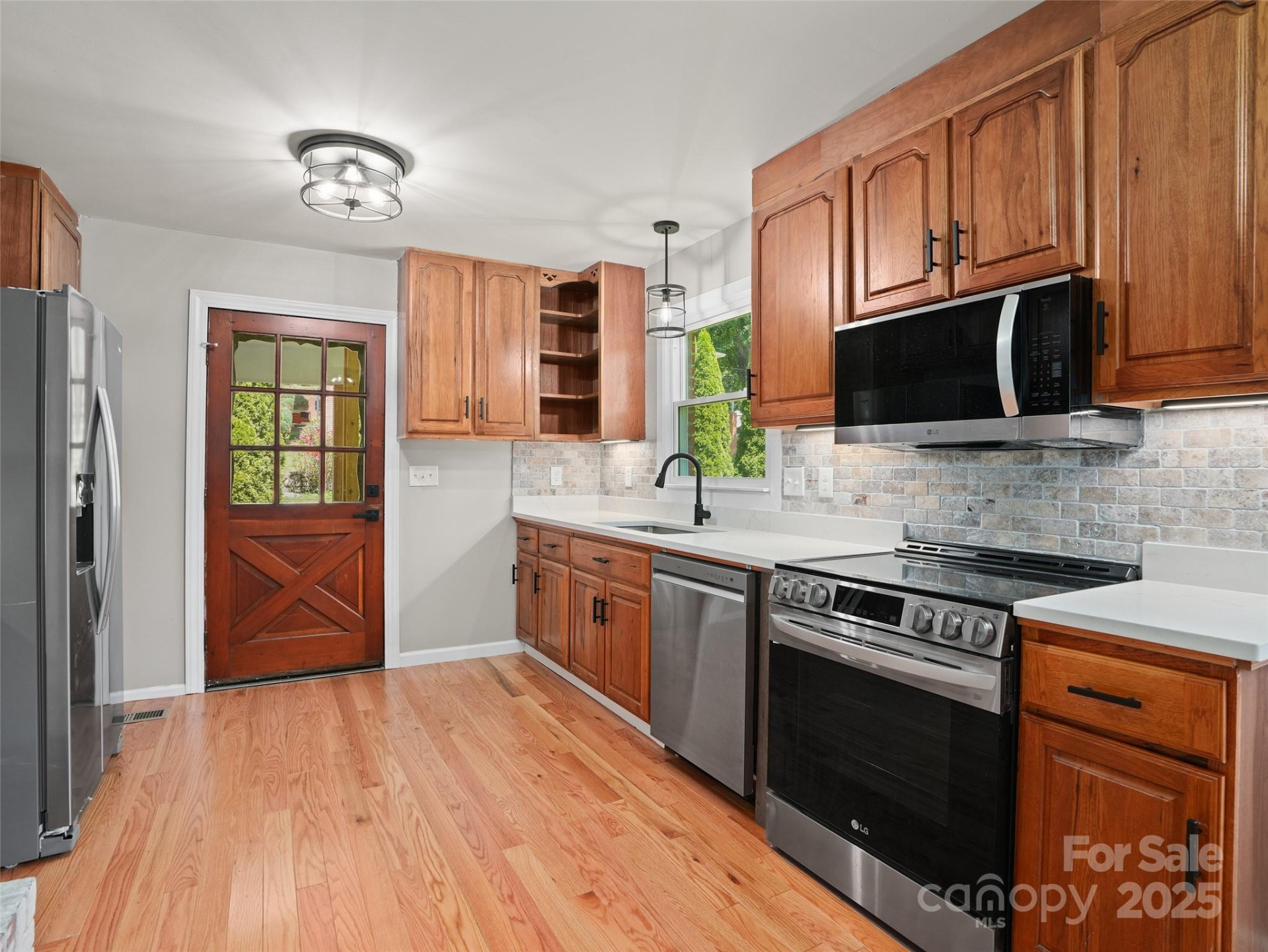 220 Love Lane - Photo 9