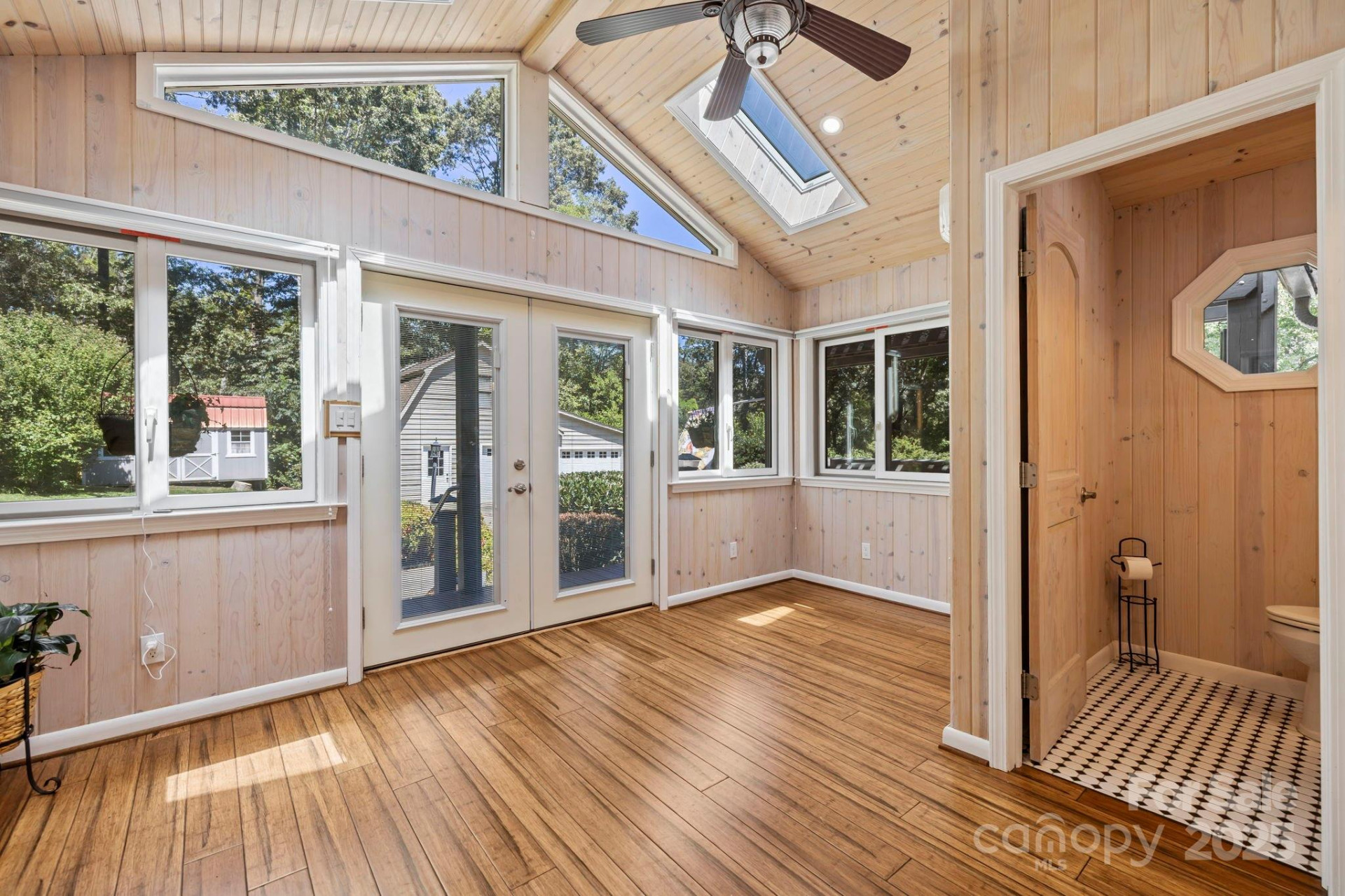 8 English Place - Photo 13