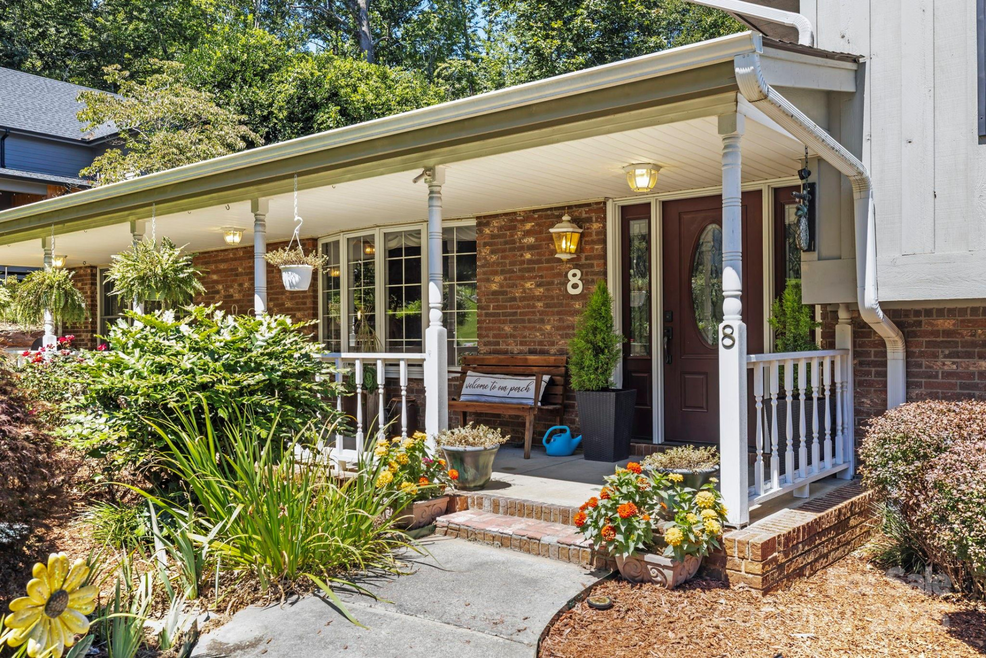 8 English Place - Photo 3