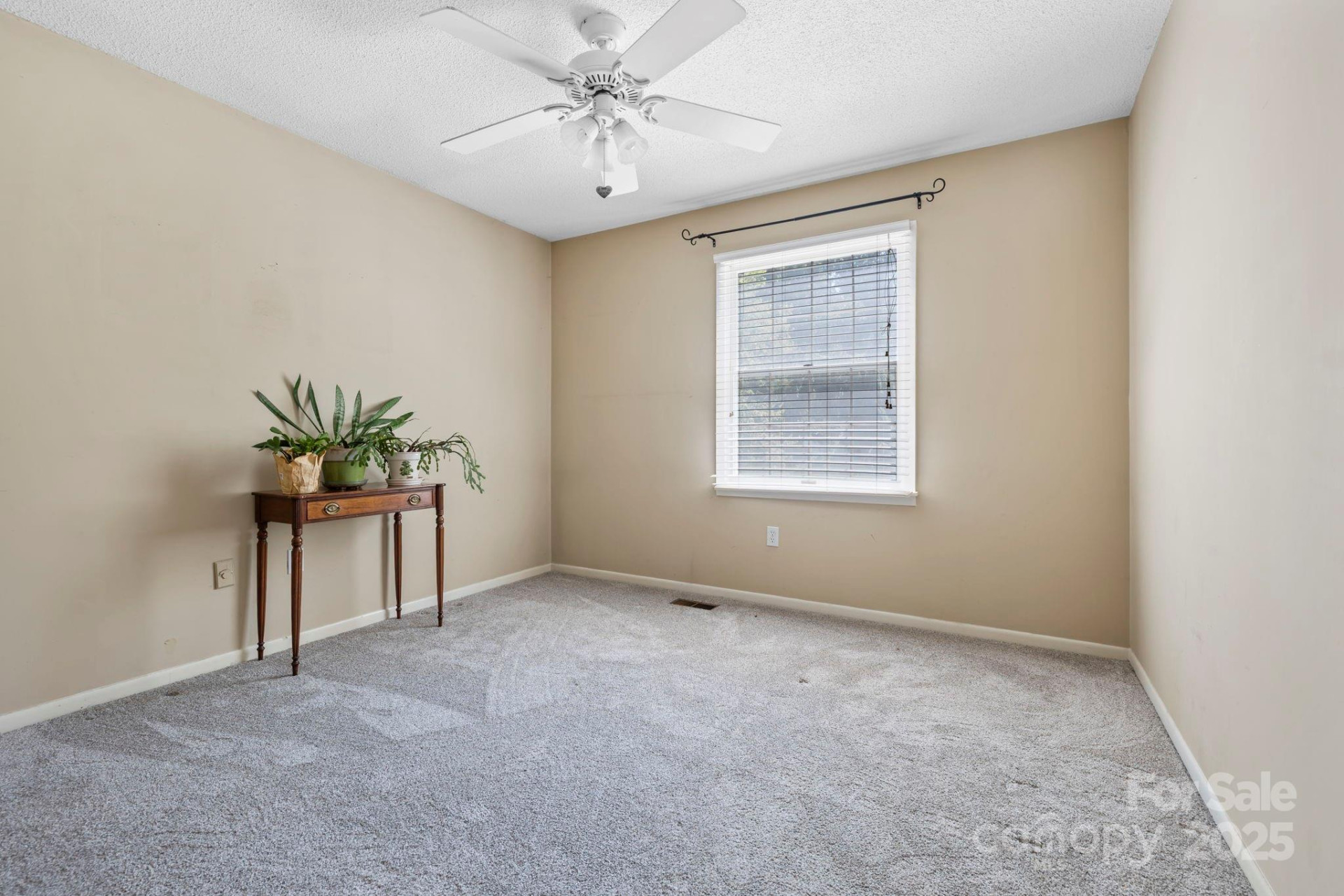 8 English Place - Photo 26