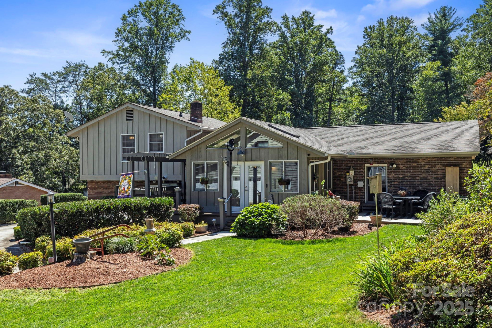 8 English Place - Photo 6