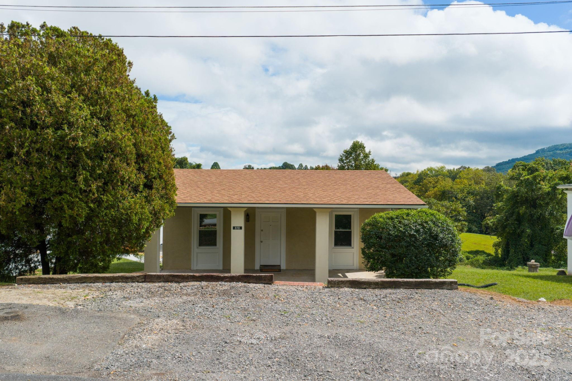 610 Miller Avenue - Photo 2