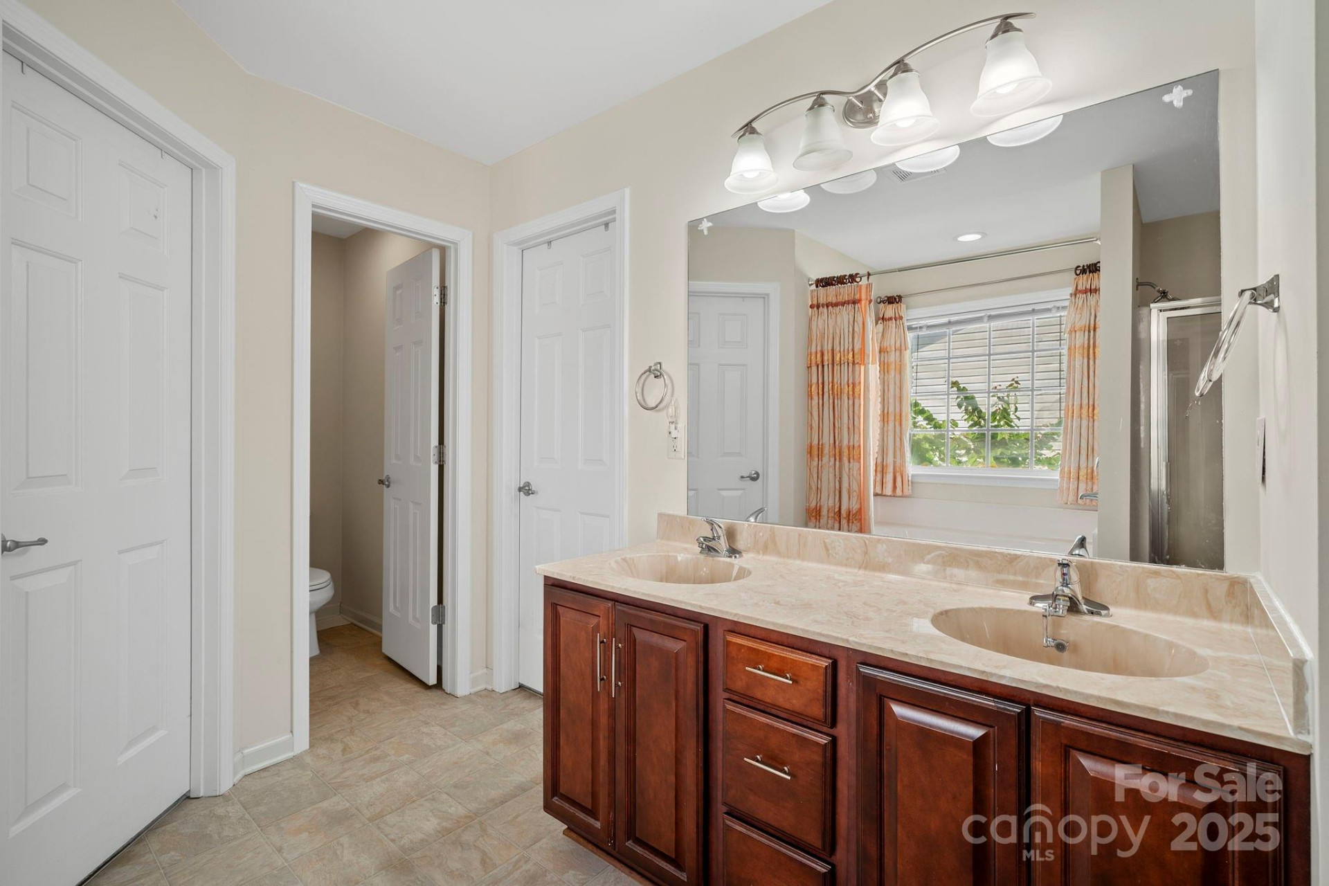 2 Breyerton Court - Photo 25