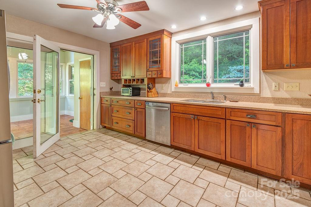 54 Spooks Branch Road - Photo 14