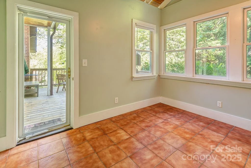 54 Spooks Branch Road - Photo 16