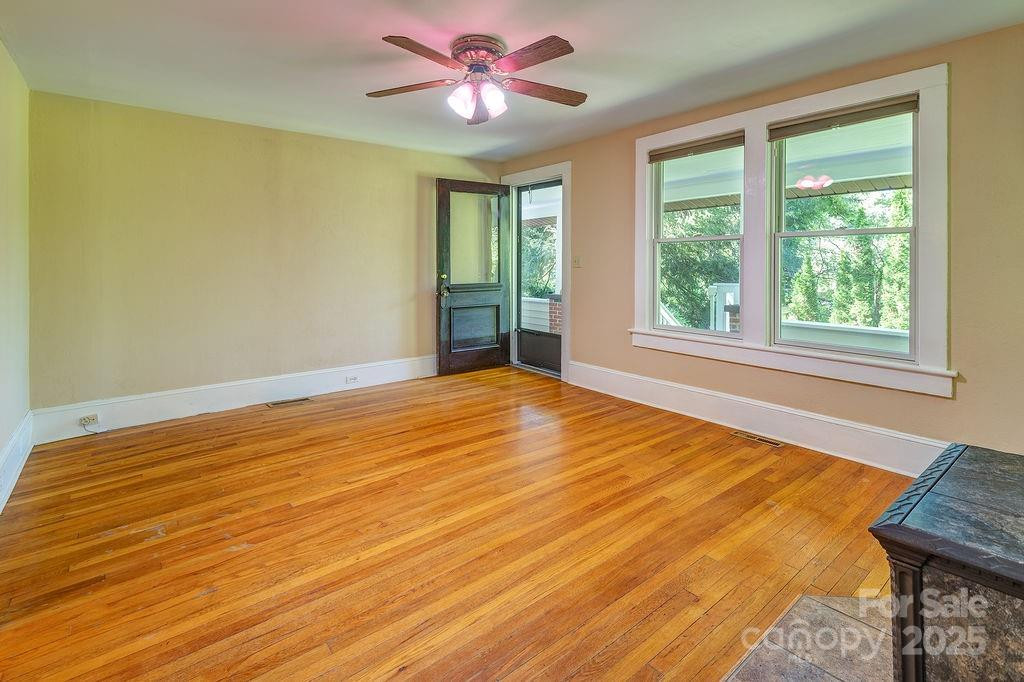 54 Spooks Branch Road - Photo 4