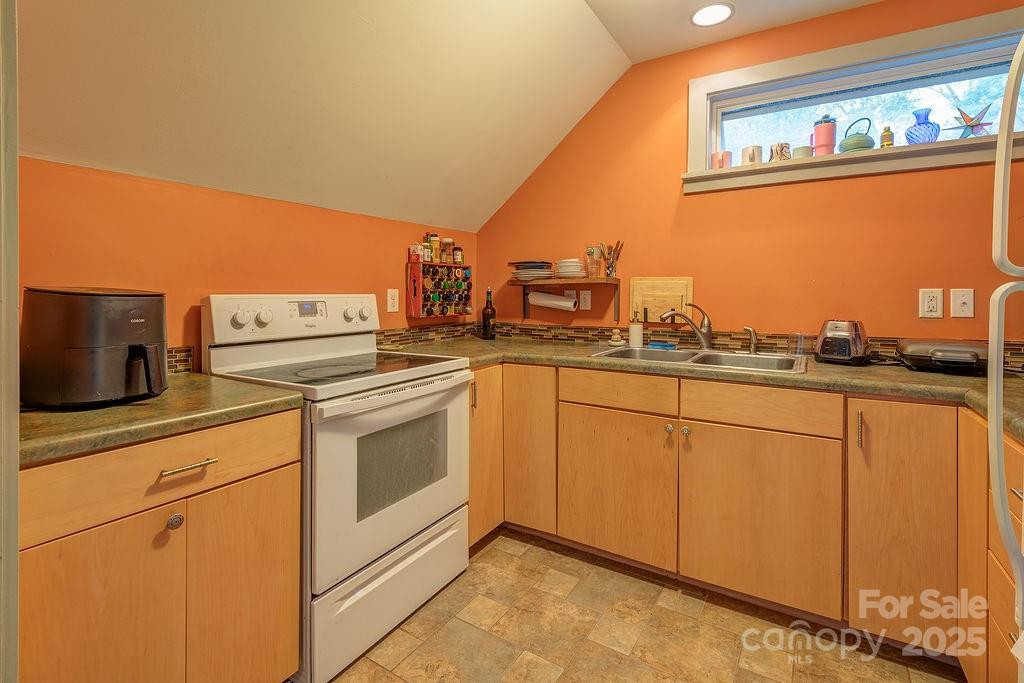 54 Spooks Branch Road - Photo 32
