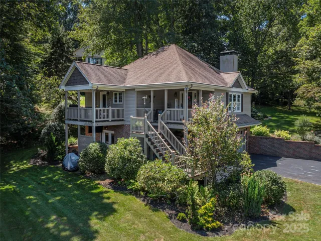 105 Deer Glade Lane
