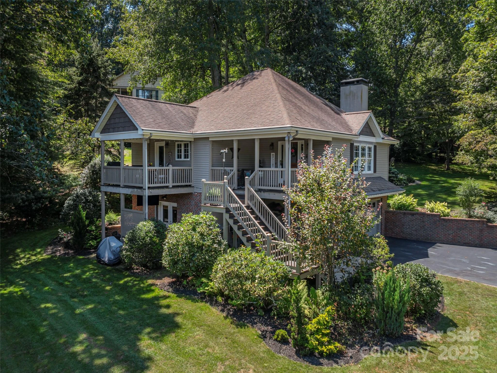 105 Deer Glade Lane