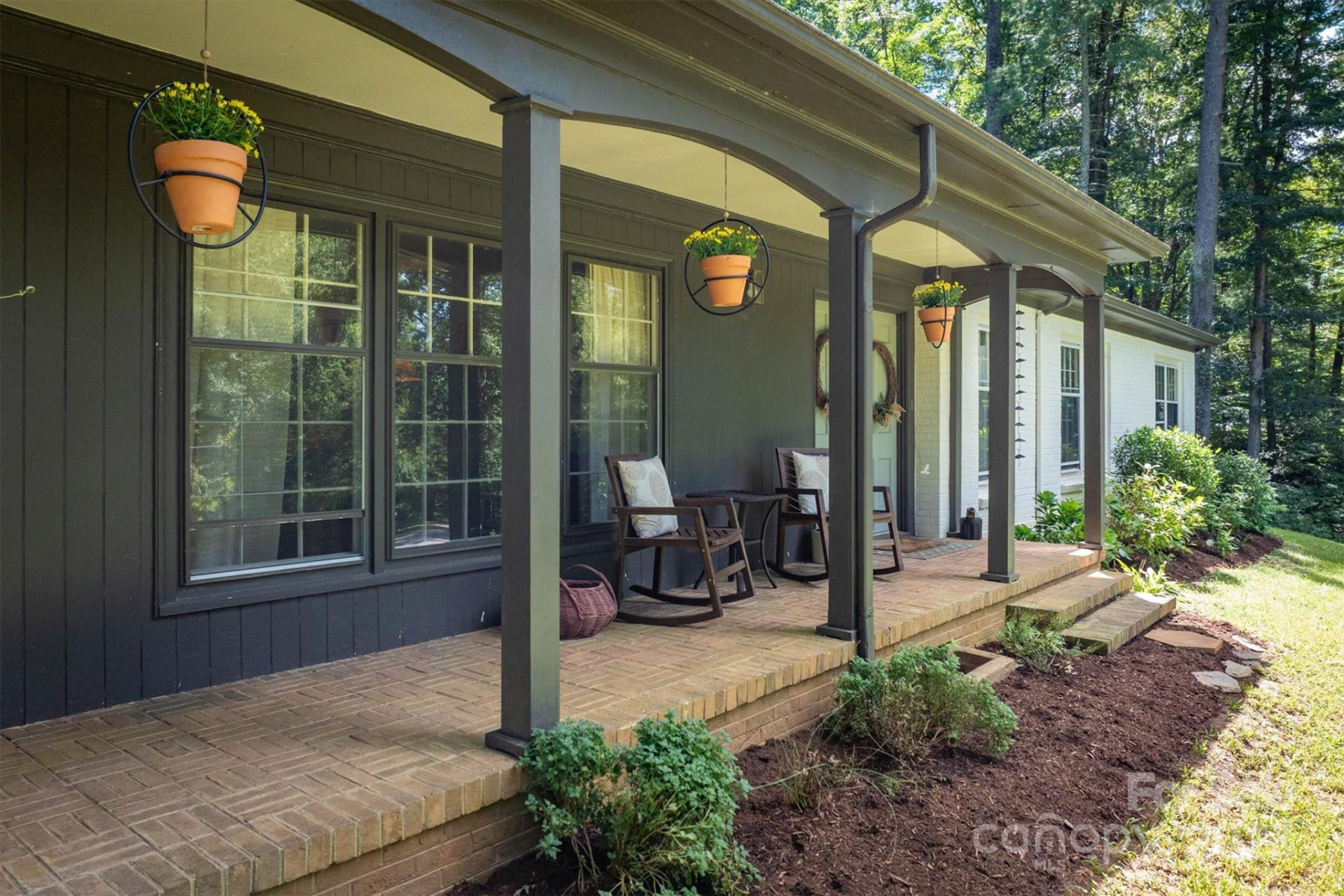 106 Woodside Place - Photo 2