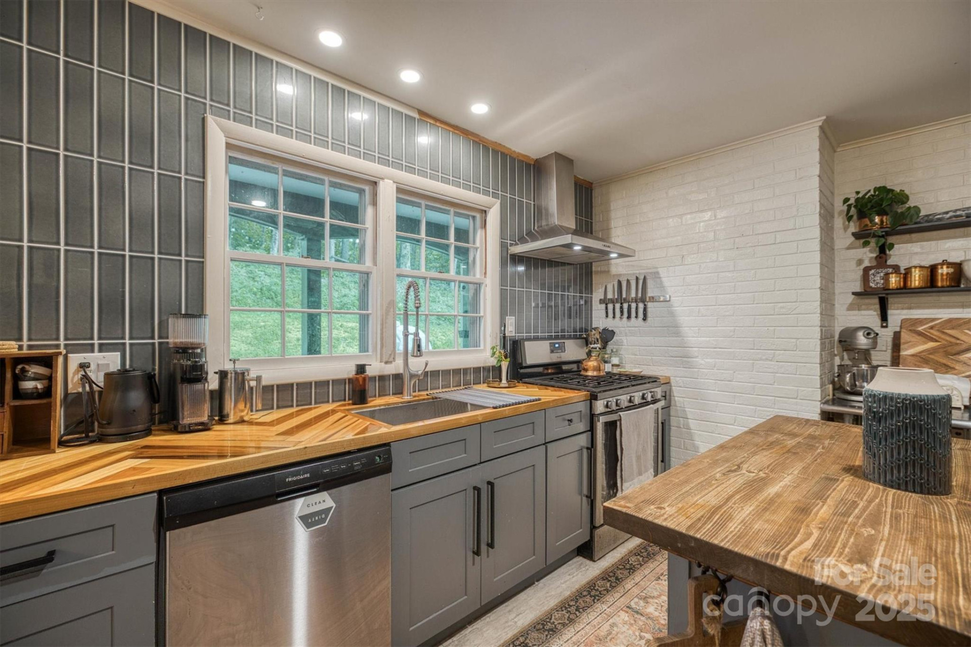 106 Woodside Place - Photo 6