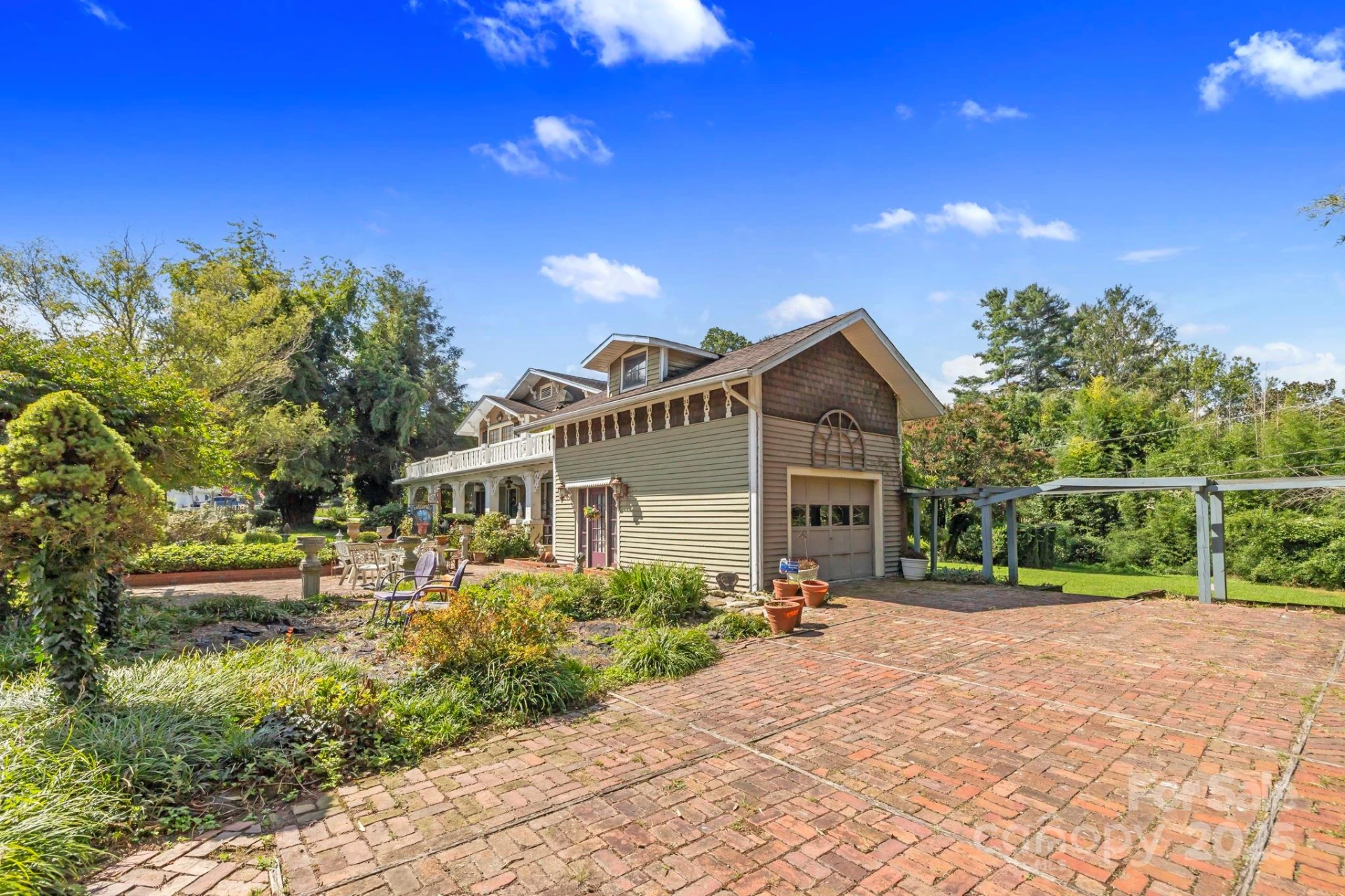 317 Courtland Boulevard - Photo 3