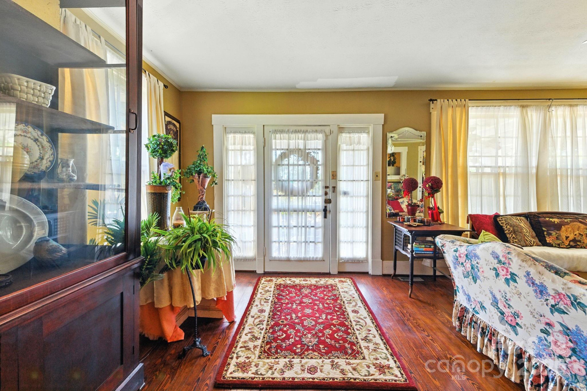 317 Courtland Boulevard - Photo 9