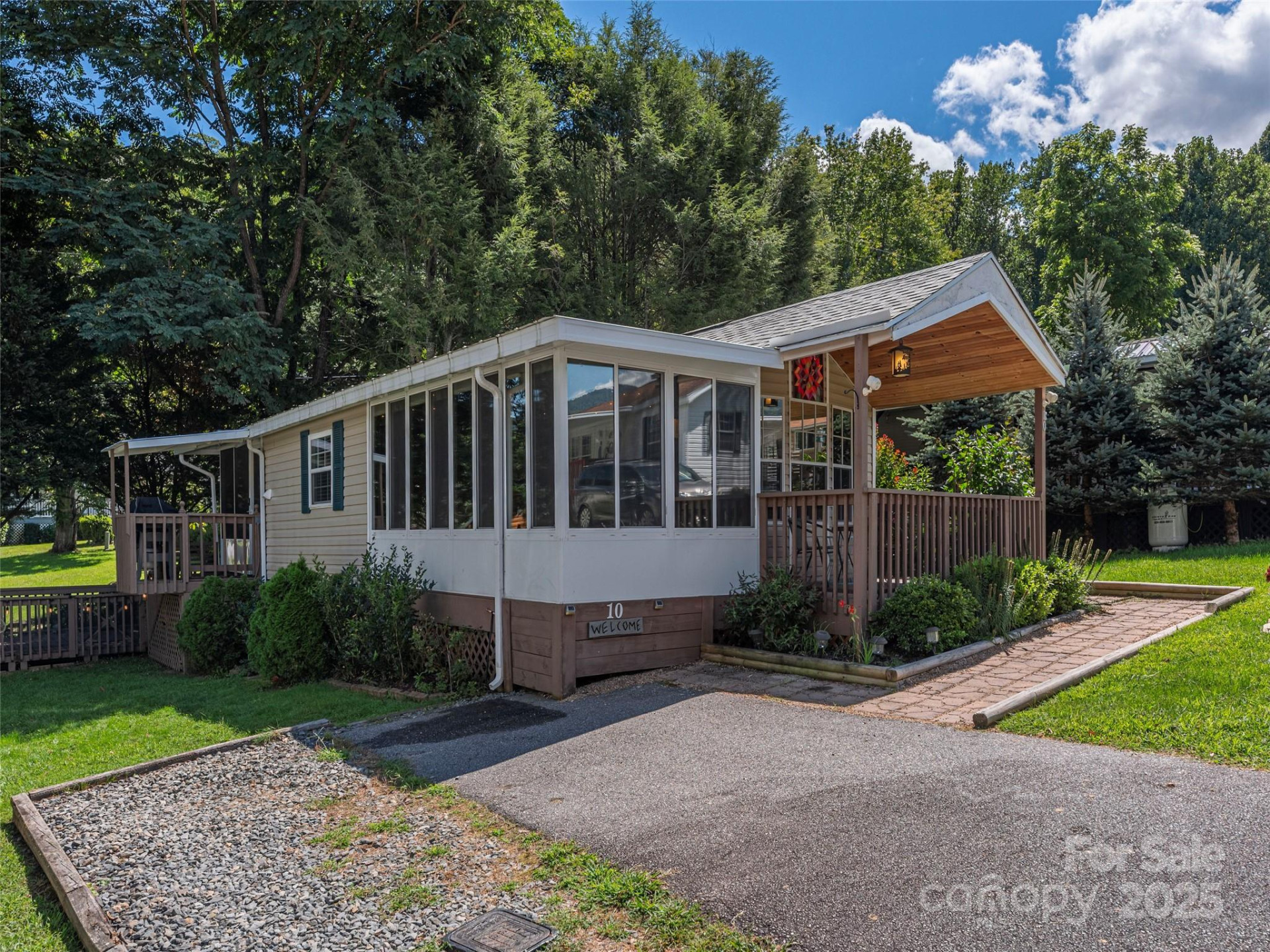 10 Valentine Drive - Photo 2