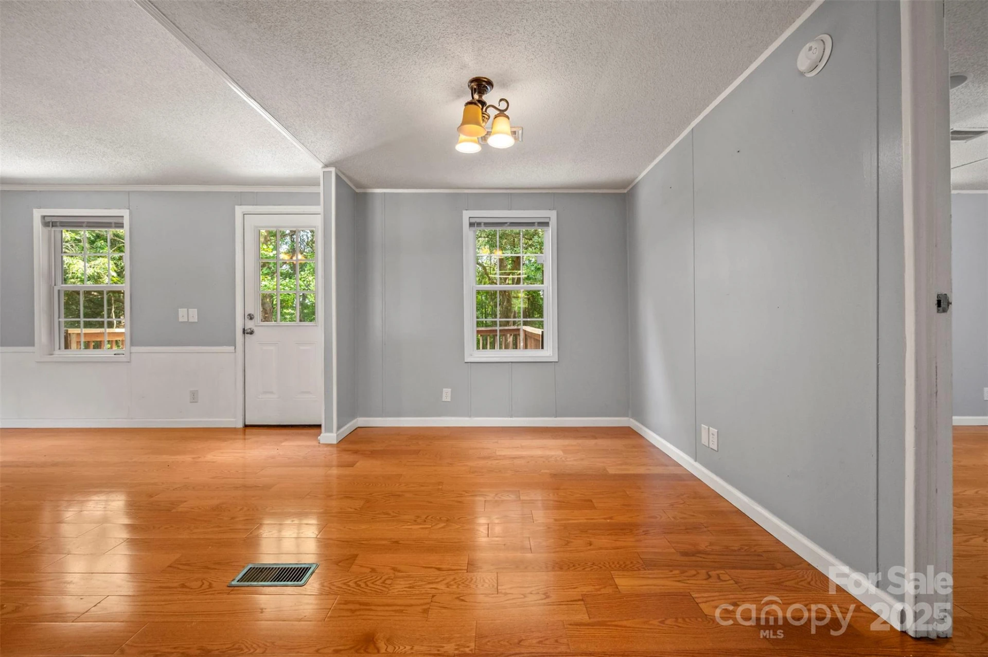 118 Aiken Street - Photo 8