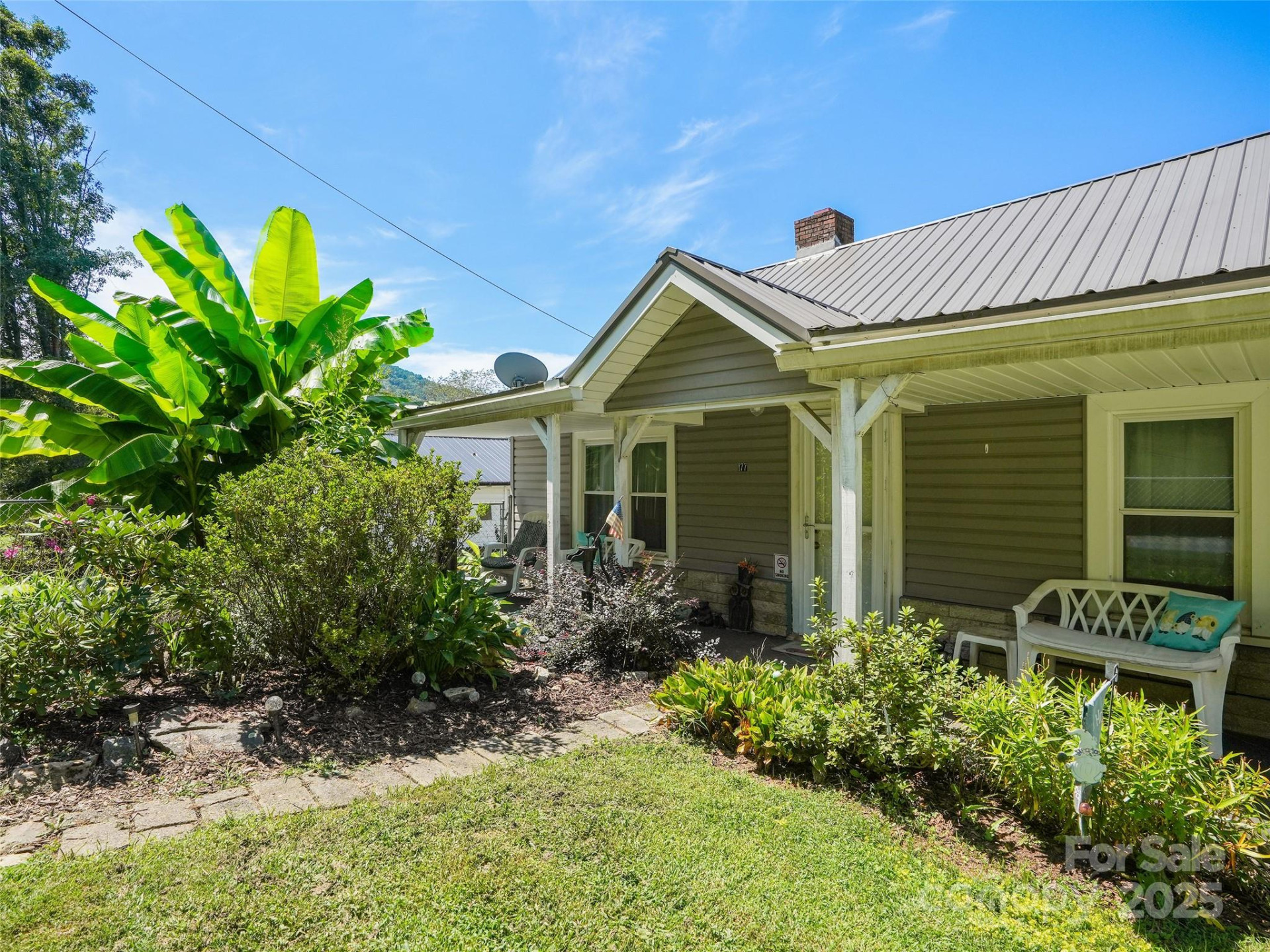 177 Dewey Avenue - Photo 3