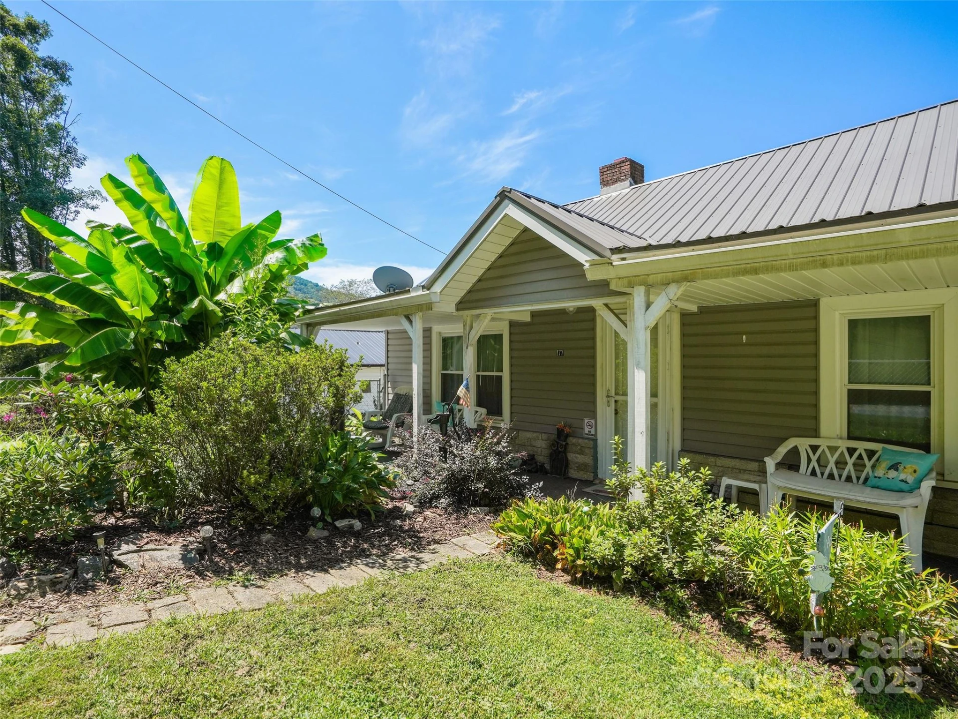 177 Dewey Avenue - Photo 3